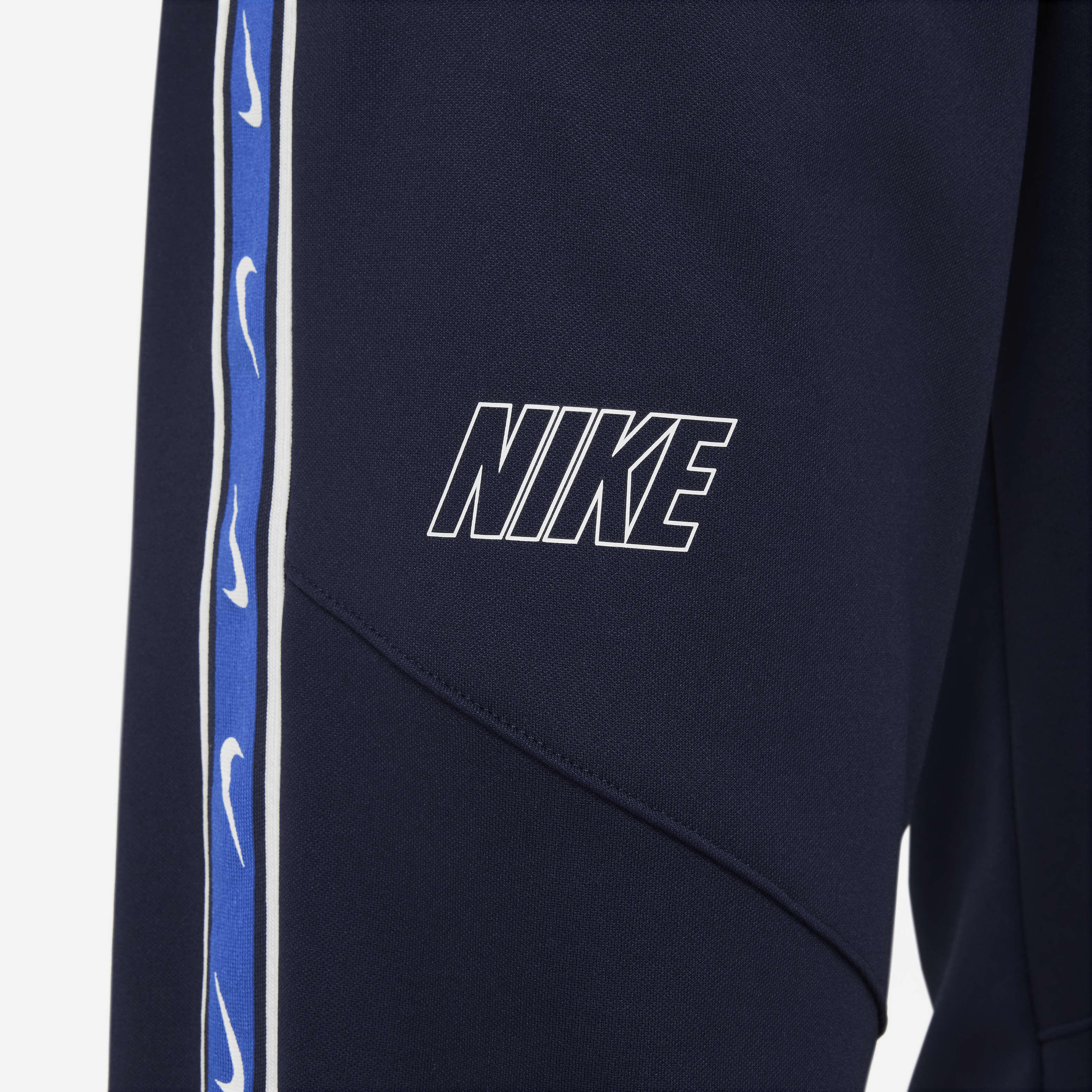 Nike Sportswear Repeat image number 4
