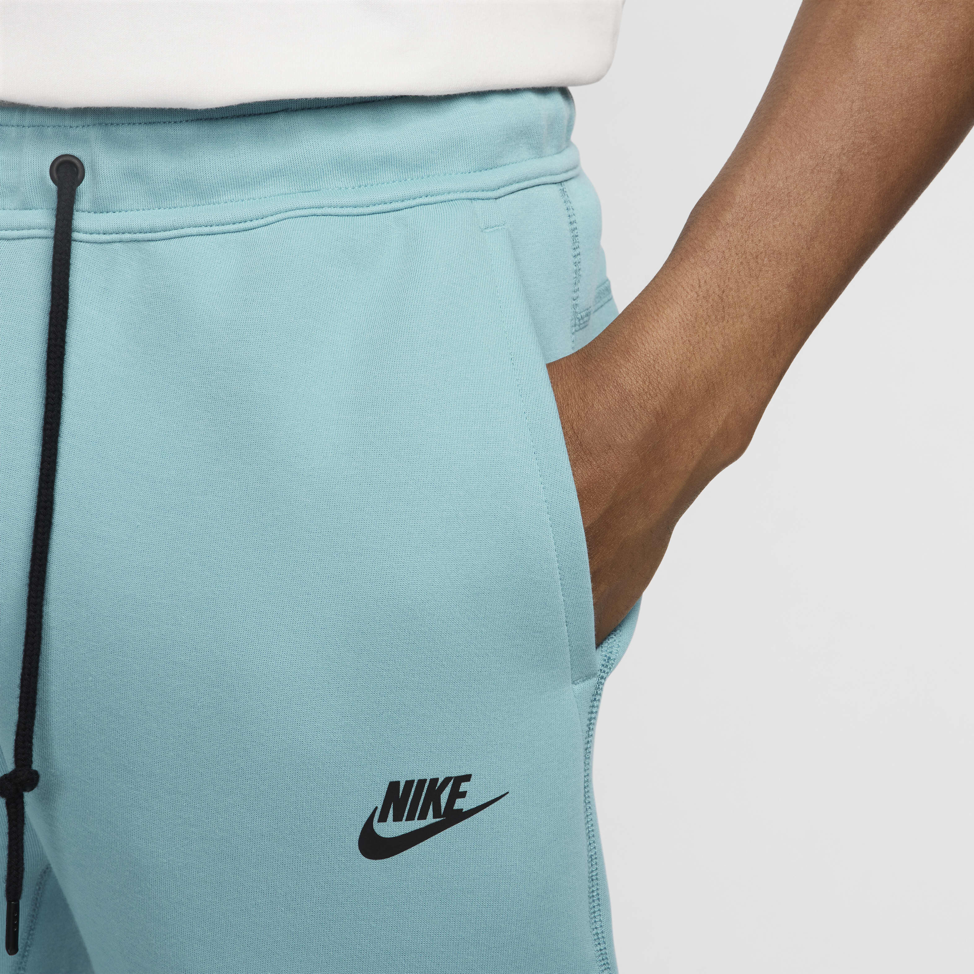 Nike Sportswear Tech Fleece image number 3