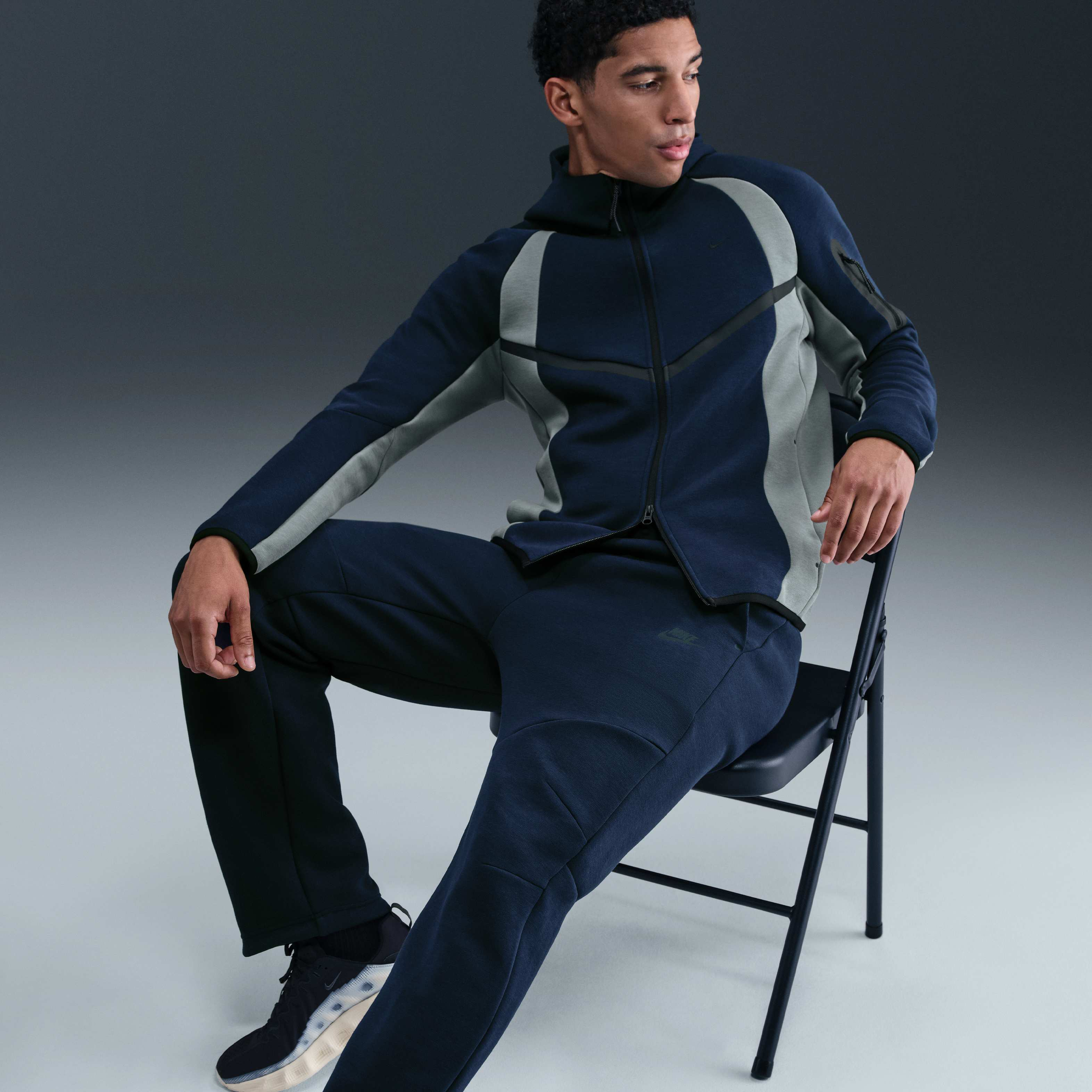 Nike Tech image number 4