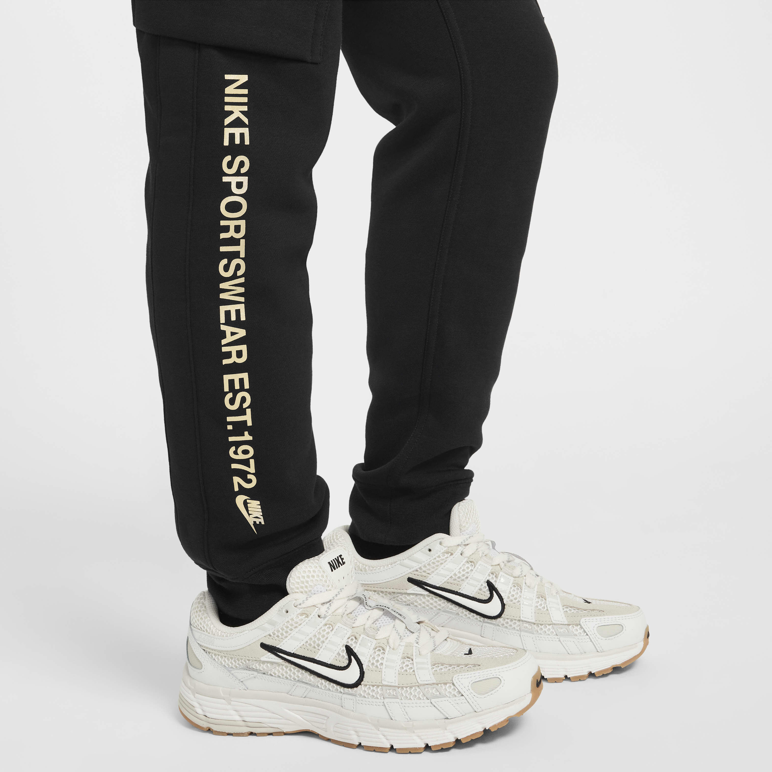 Nike Sportswear Standard Issue image number 4