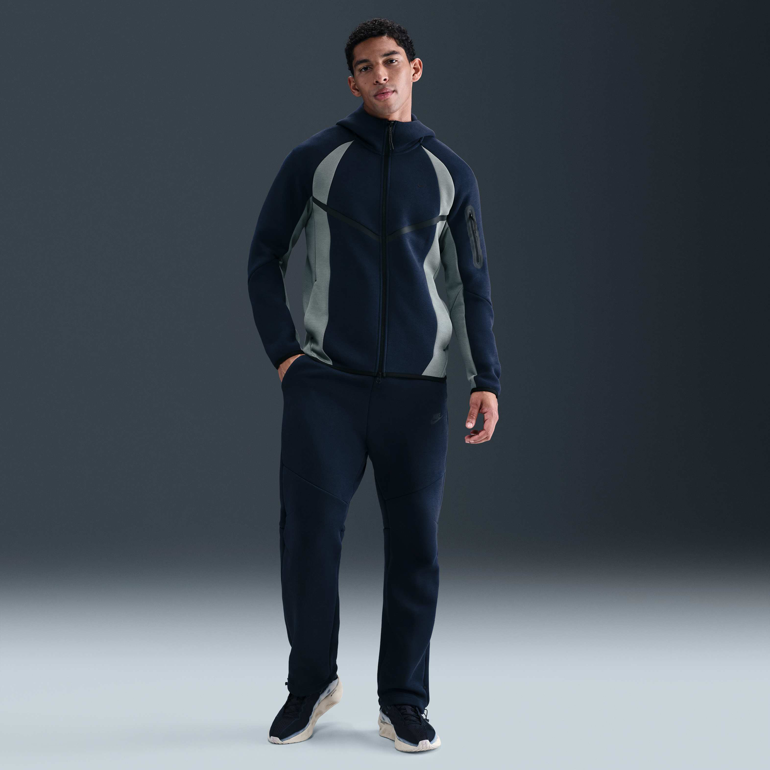 Nike Tech image number 0