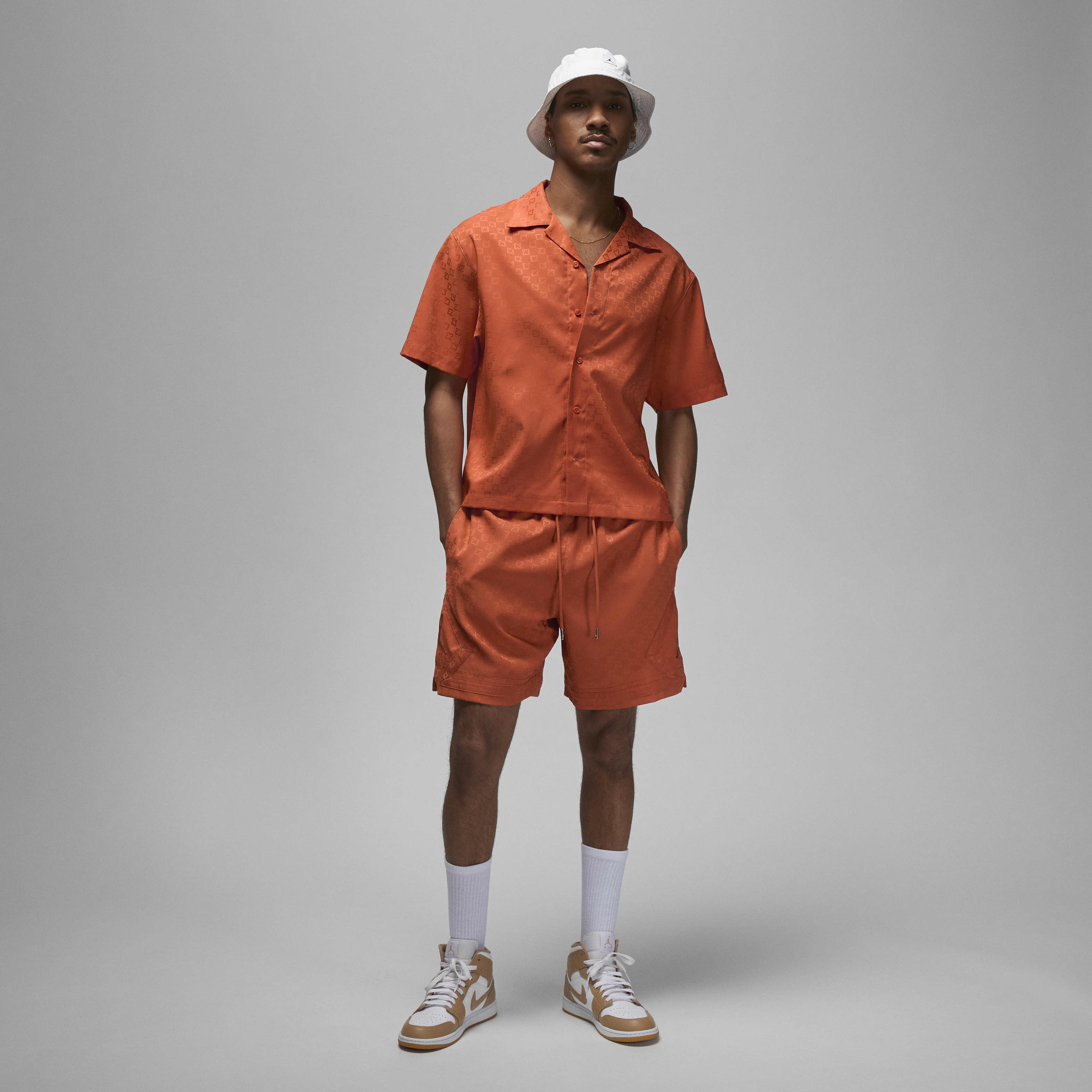 Jordan Essentials image number 4