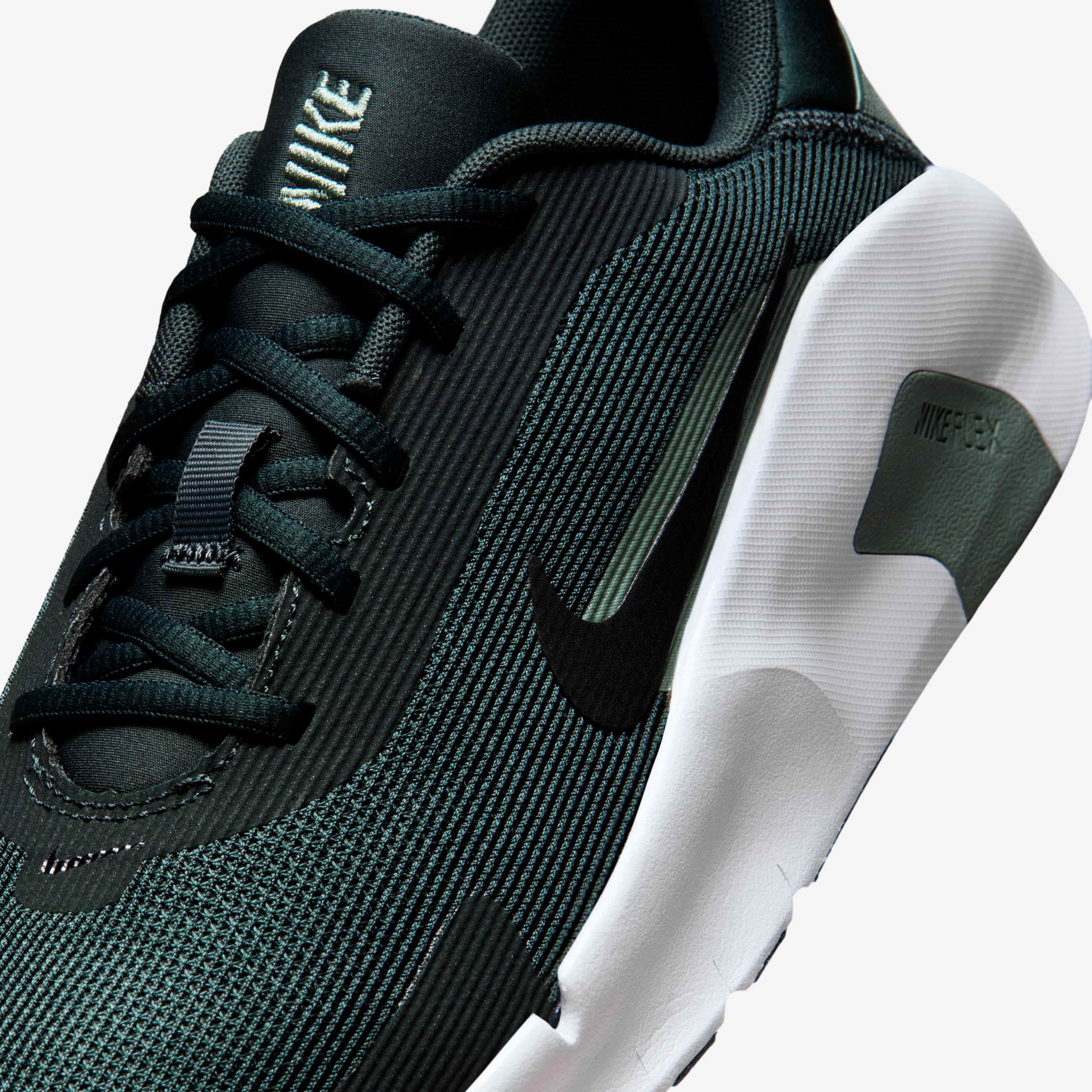 Nike Flex Train image number 6