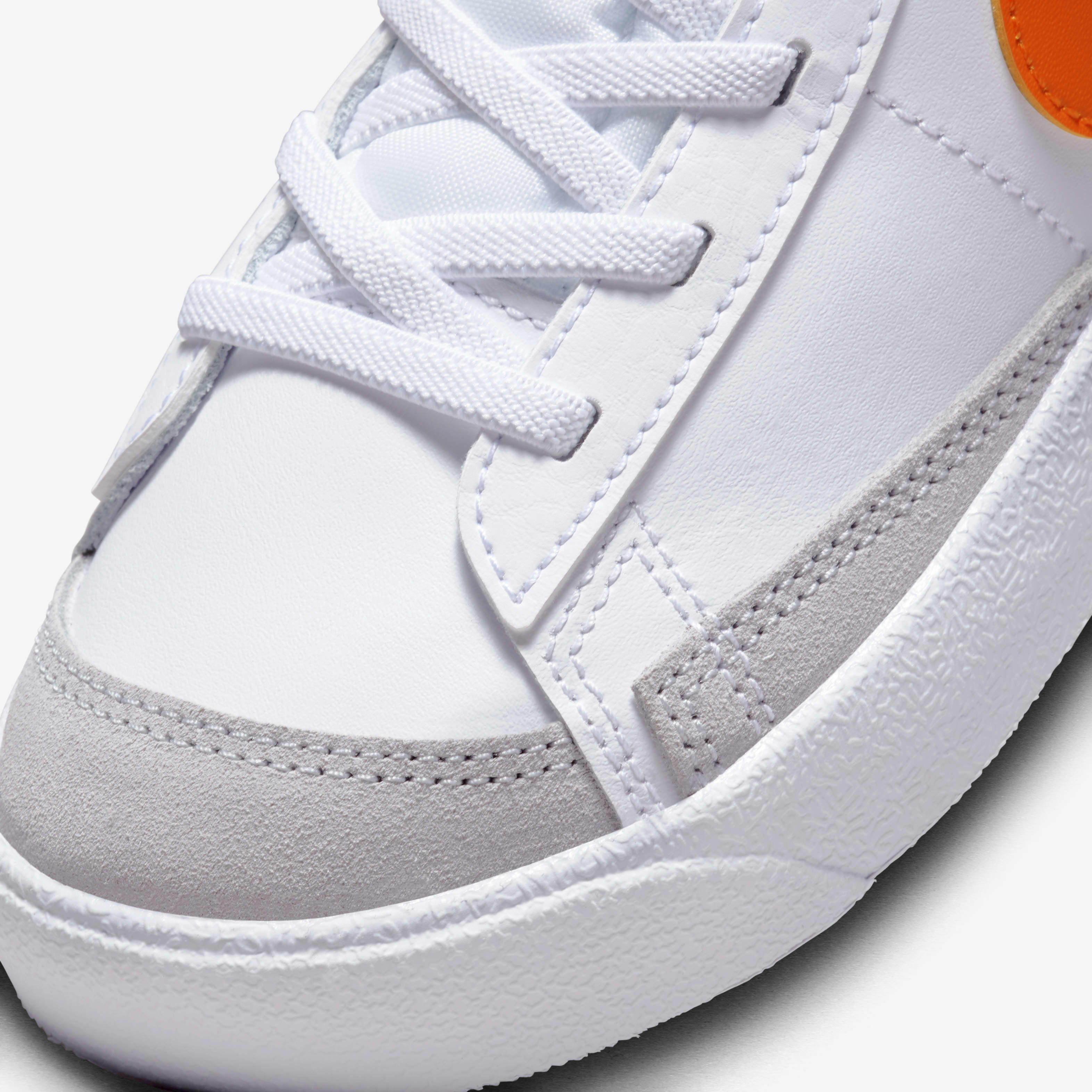 Nike Blazer Mid '77 image number 6