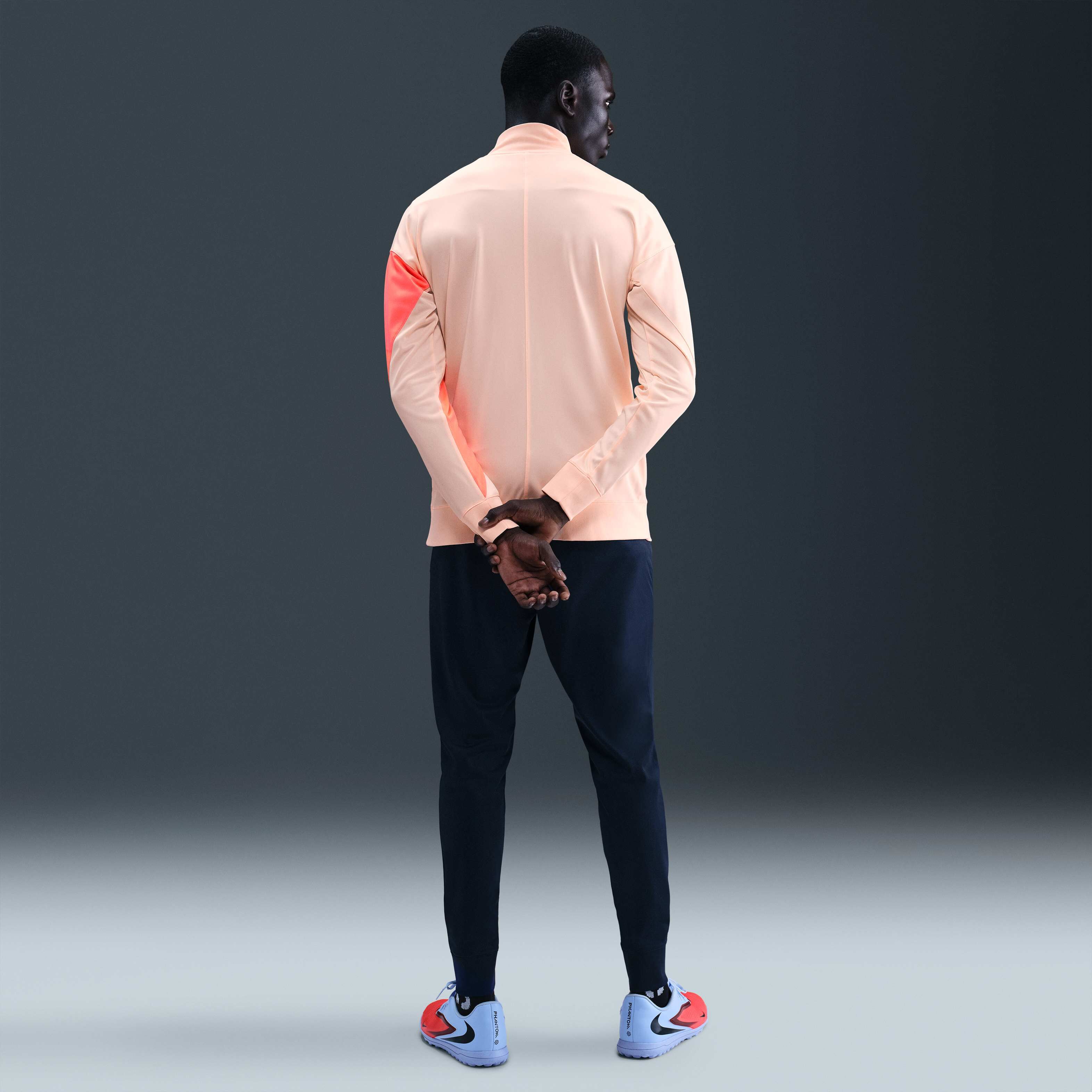 برشلونة سترايك البديل image number 4