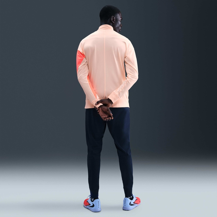 برشلونة سترايك البديل image number 4 برشلونة سترايك البديل image number 4