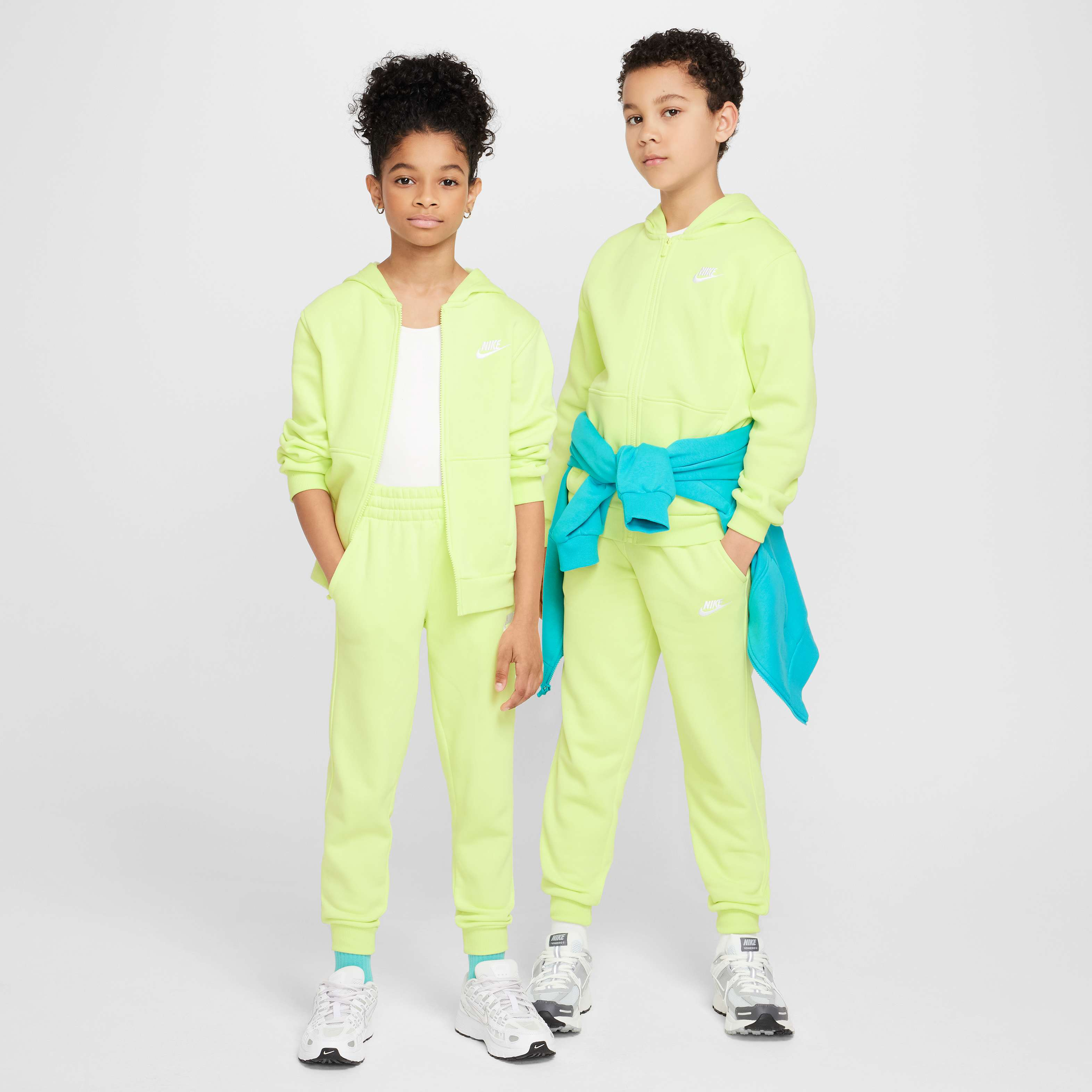 نايكي سبورتسوير كلوب فليس image number 5