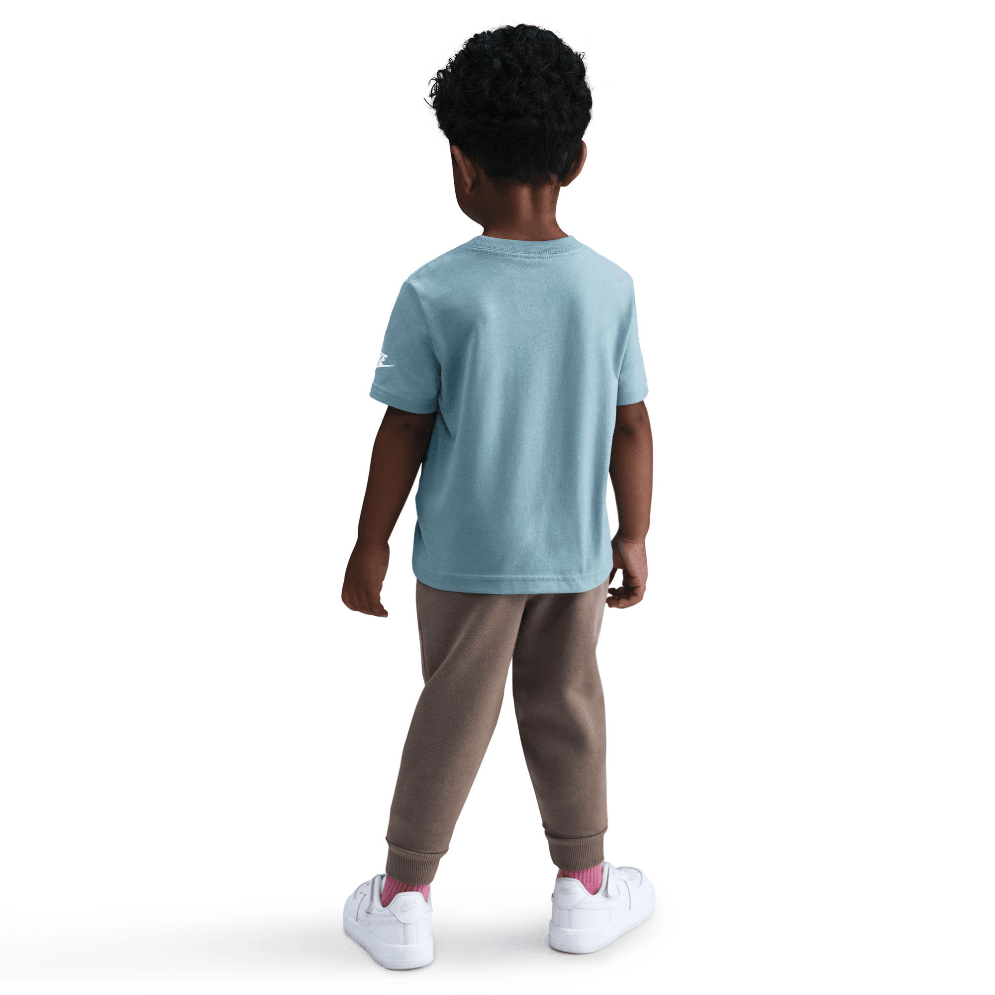 نايكي كلوب image number 2