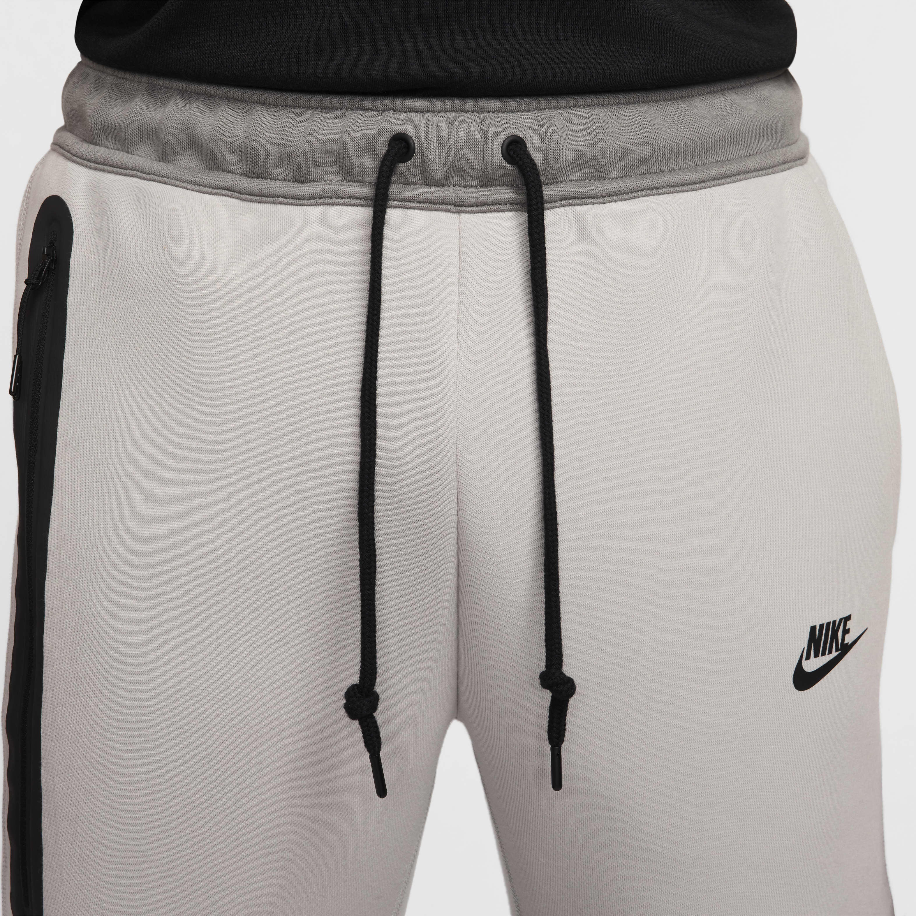 Nike Sportswear Tech Fleece image number 2