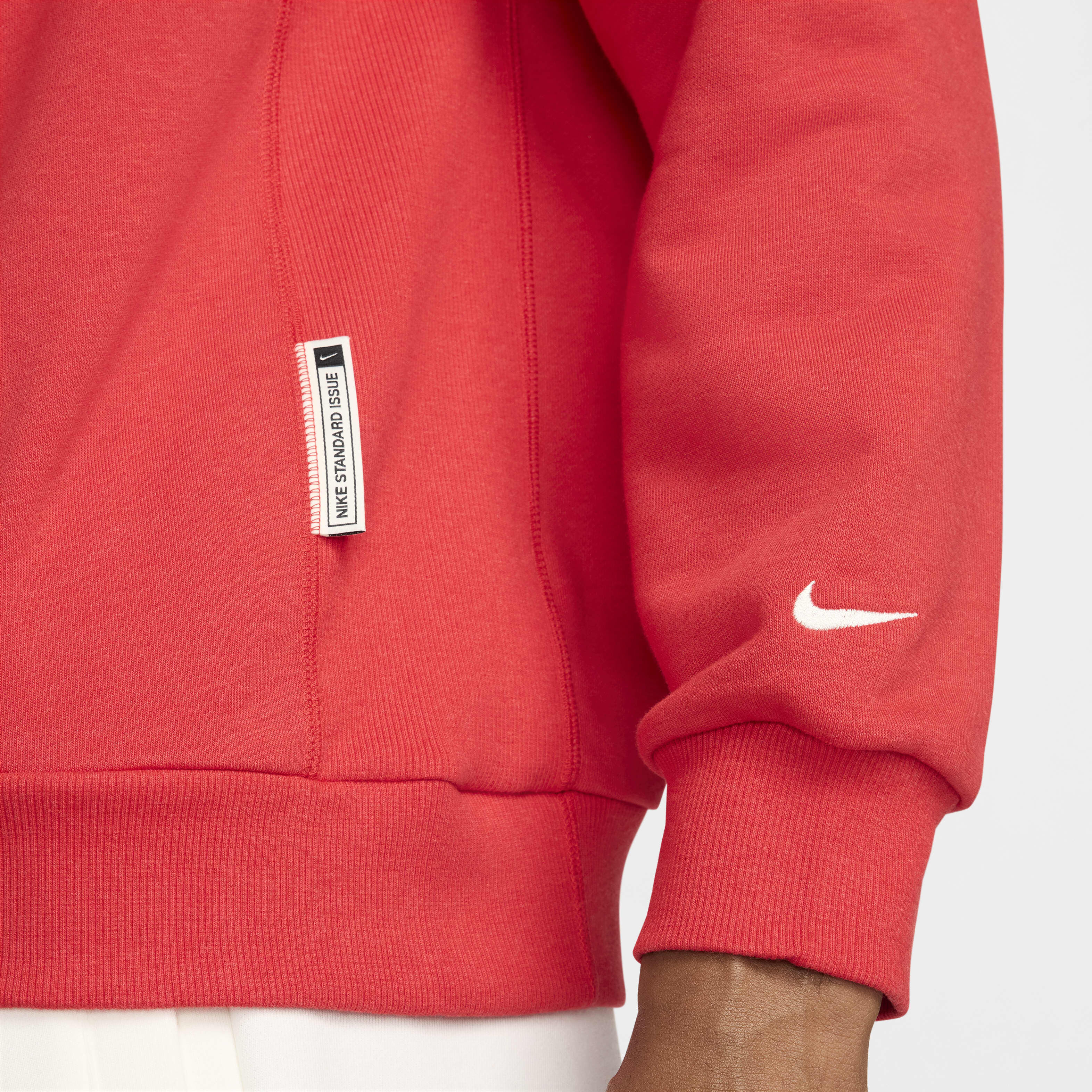 Nike Standard Issue image number 4
