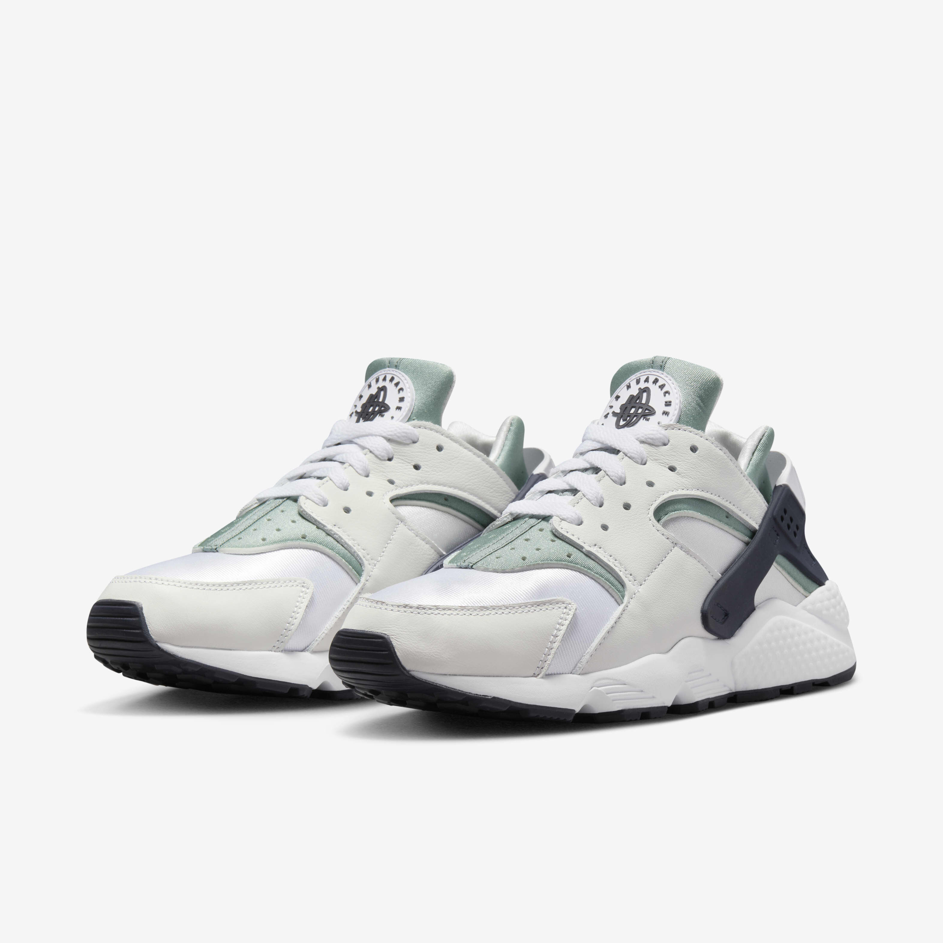 Nike Air Huarache image number 4