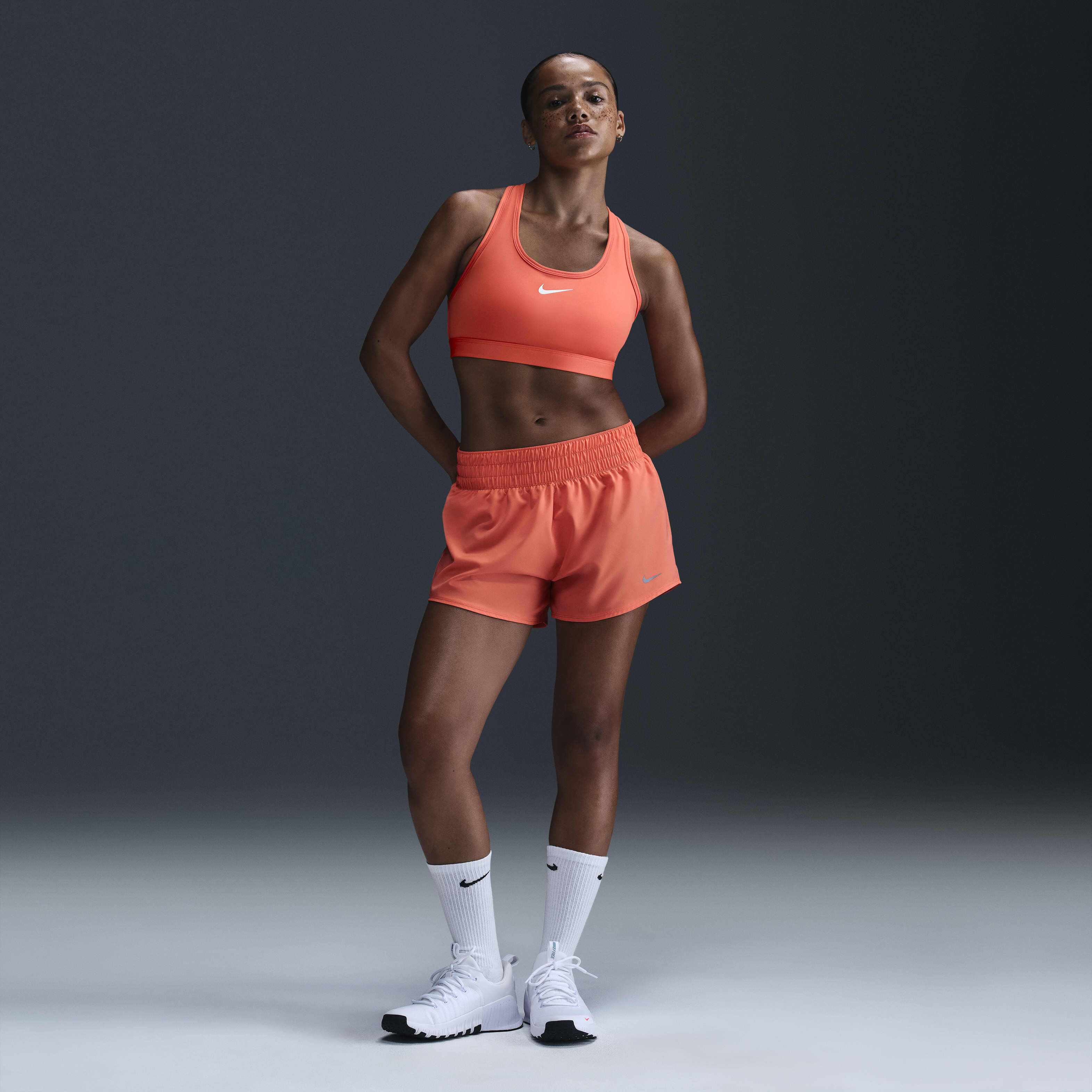 Nike Swoosh Medium-Support image number 3