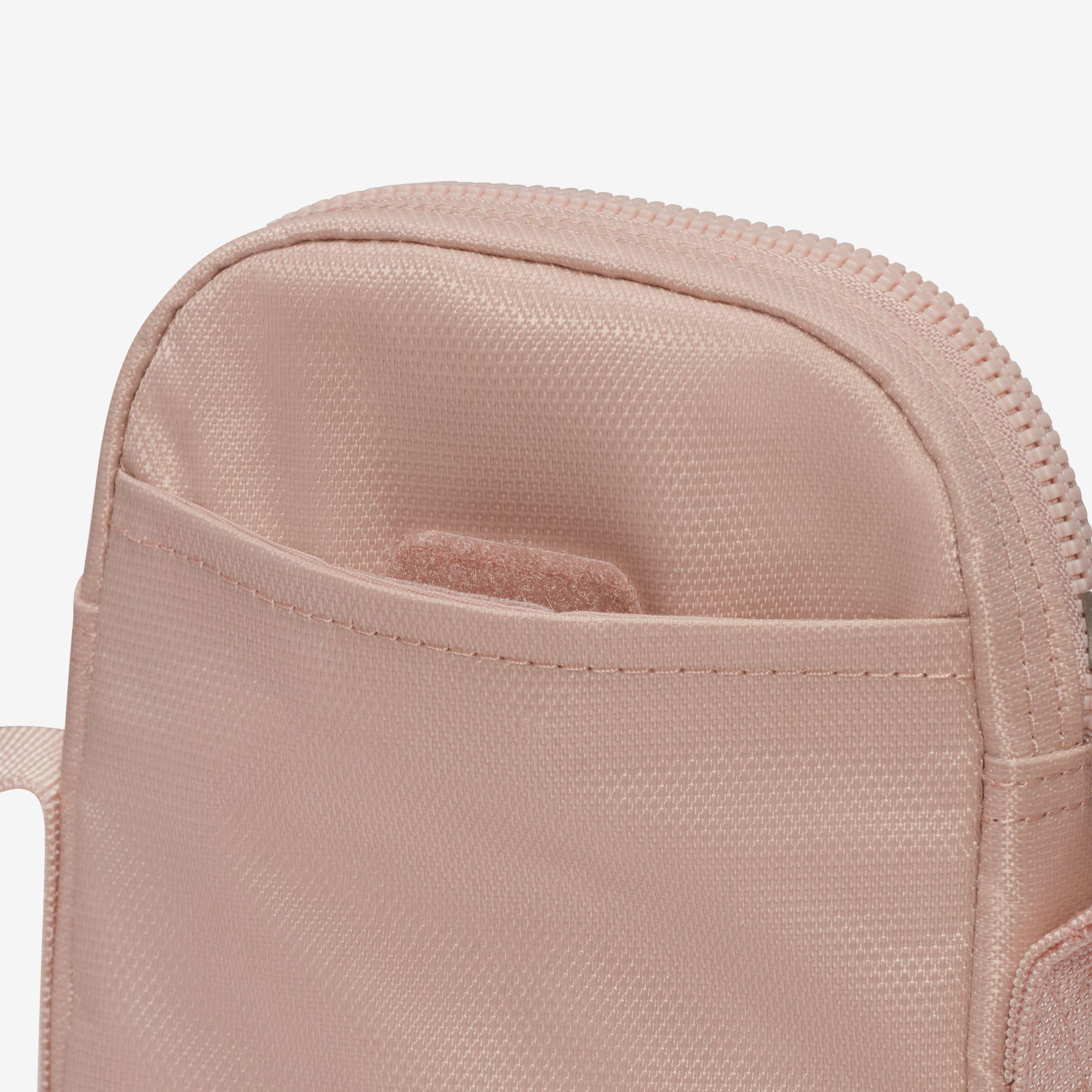 Nike Heritage image number 6