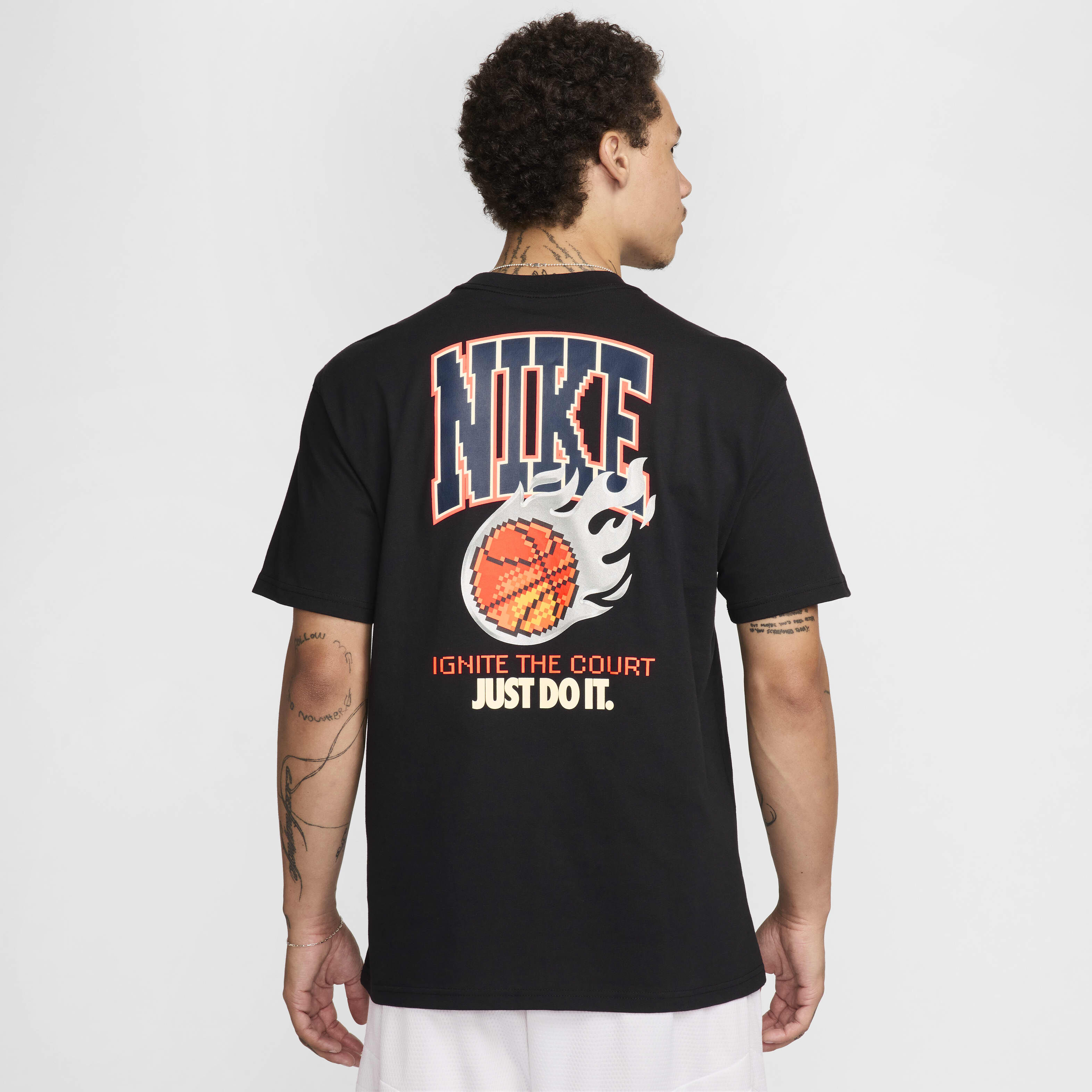 Buy Nike Max90 Men's Basketball T-shirt - Black @ Nike Qatar