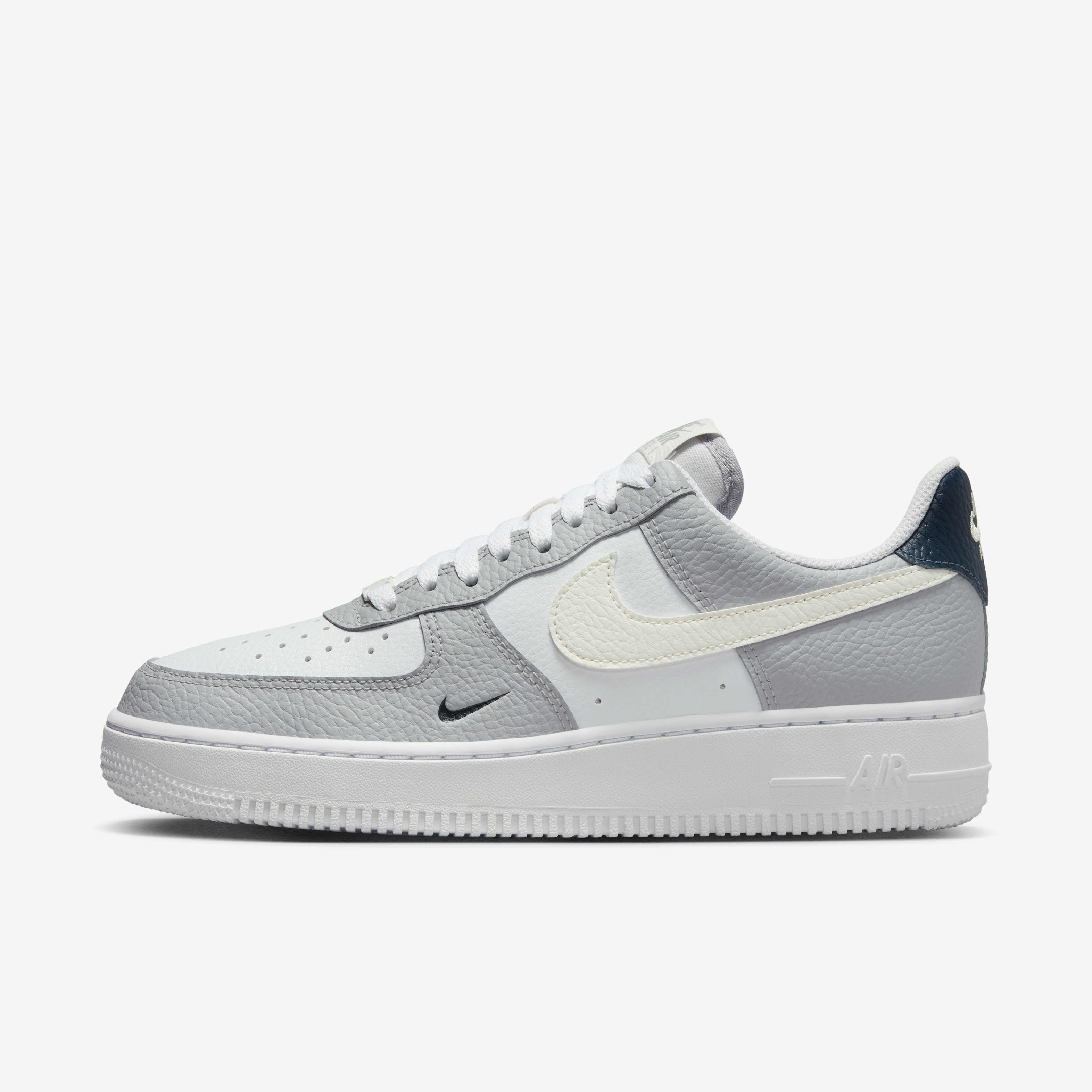 Nike Air Force 1 '07 image number 0