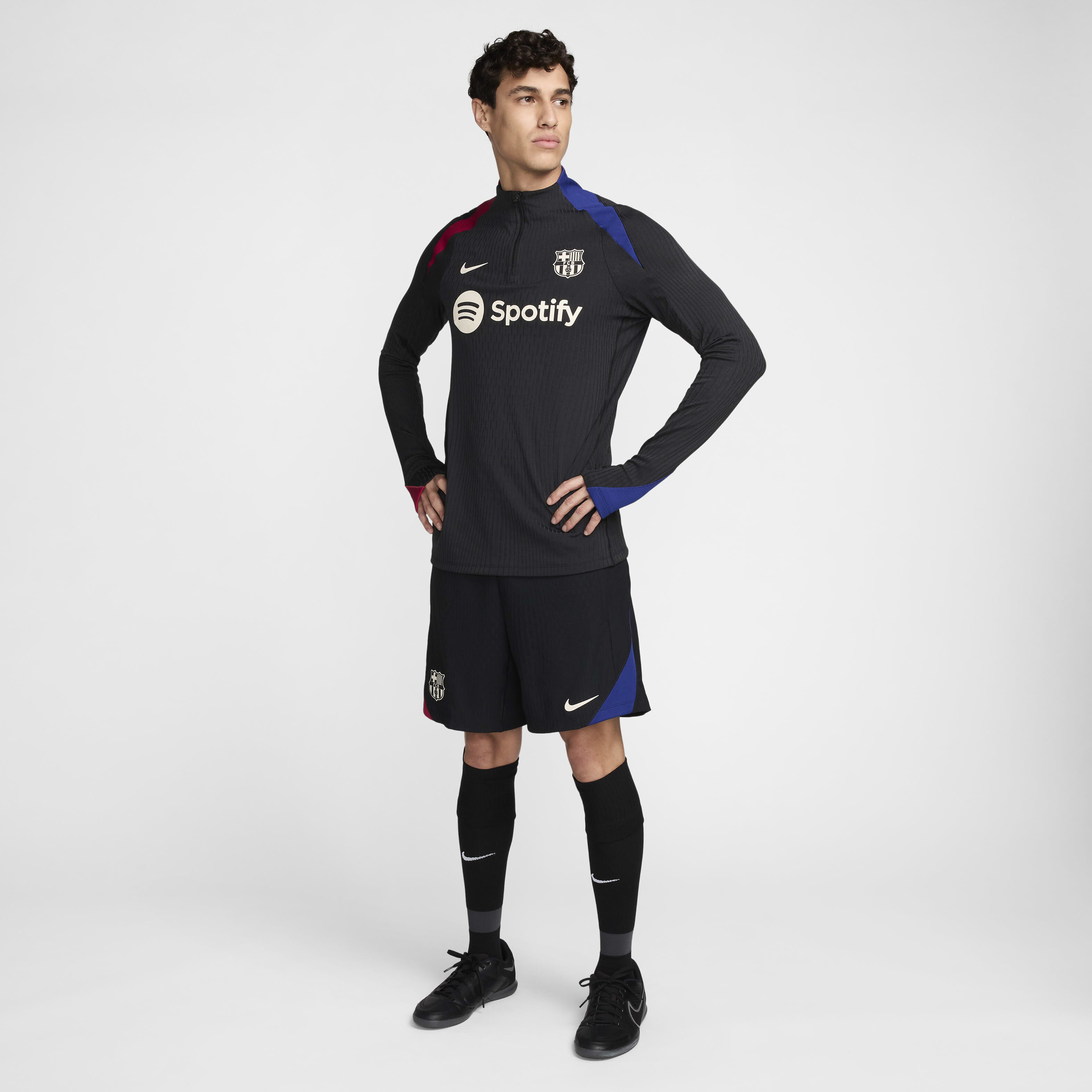 F.C. Barcelona Strike Elite image number 7