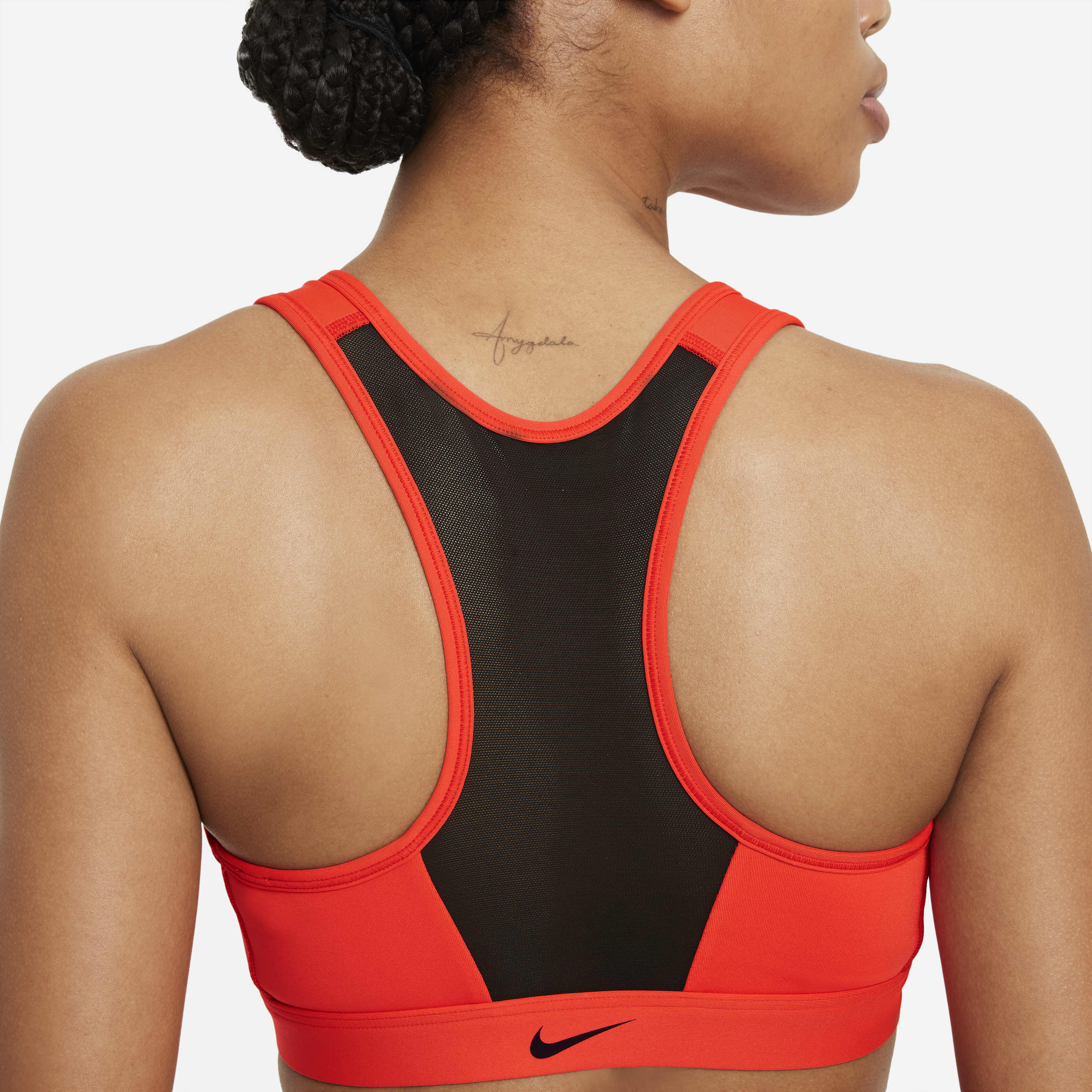 نايكي سووش image number 3