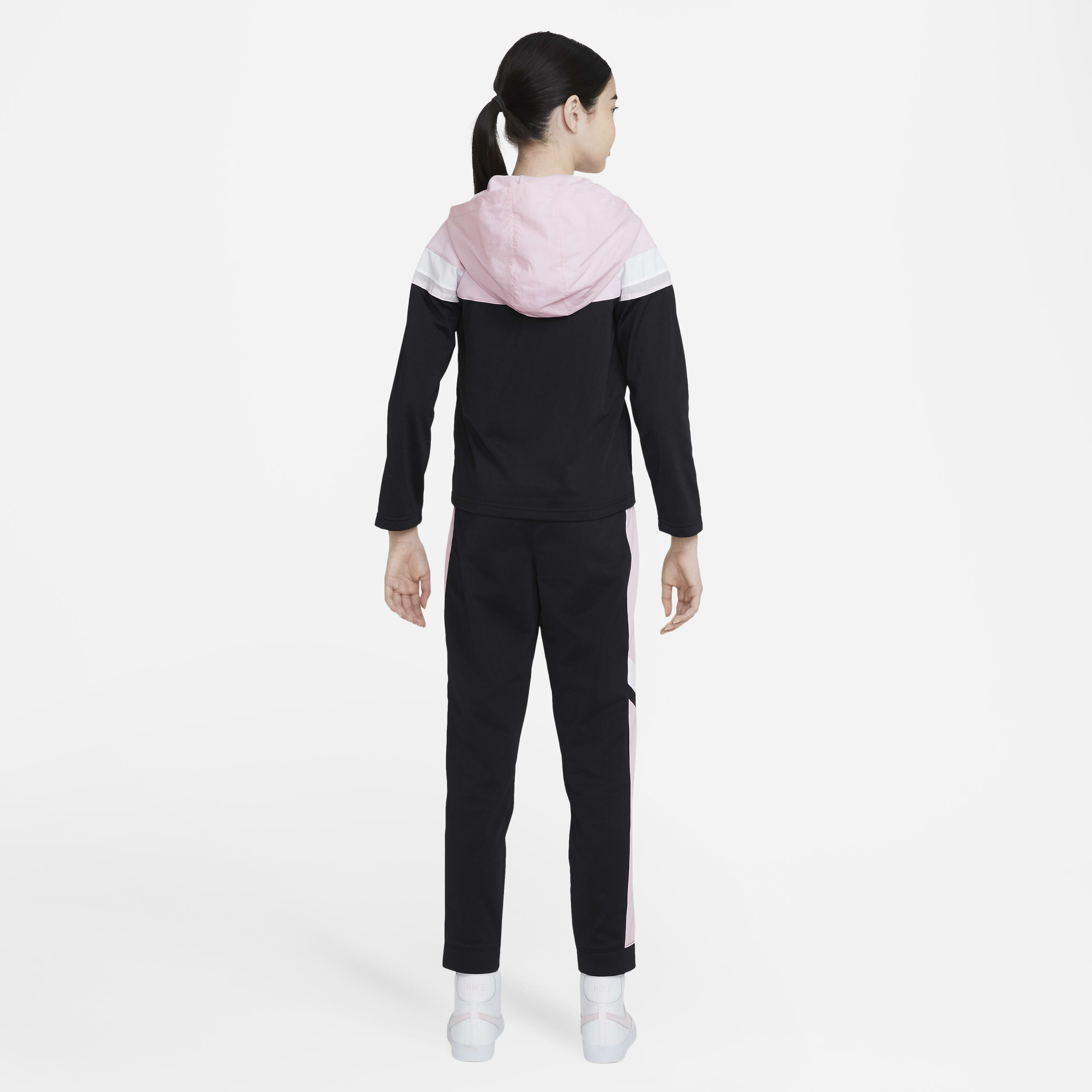 نايكي سبورتسوير image number 1