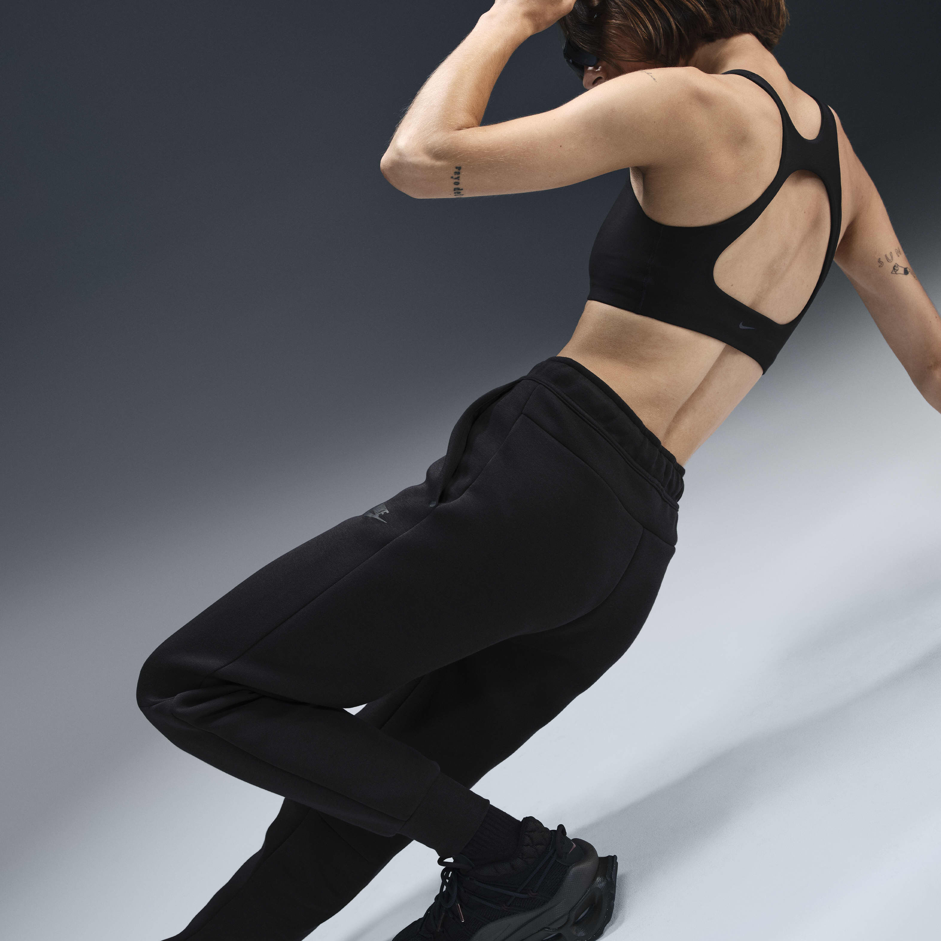 Nike Sportswear Tech Fleece image number 2