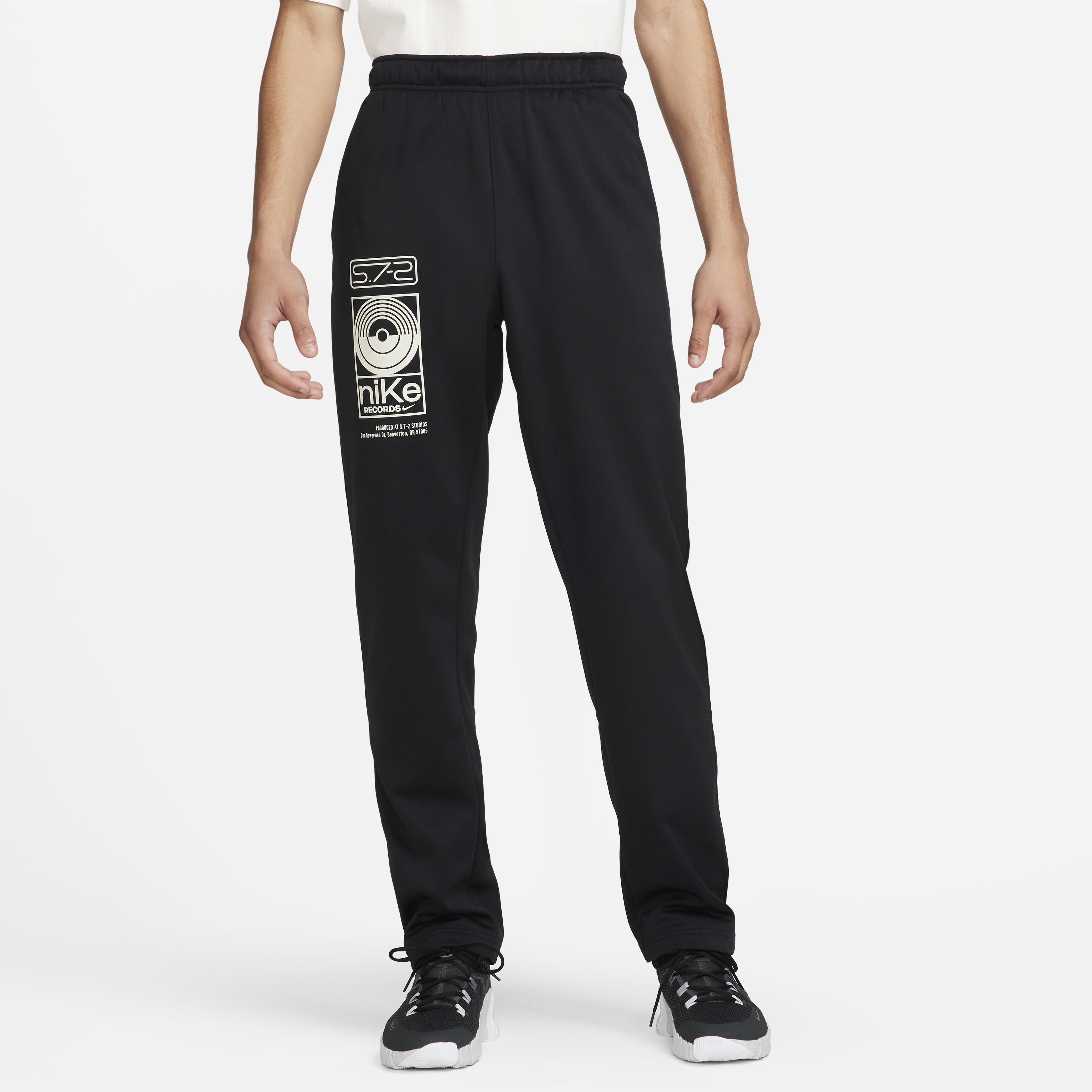 Buy Nike Studio 72 Men s Therma FIT Fleece Fitness Pants Nike Qatar Official