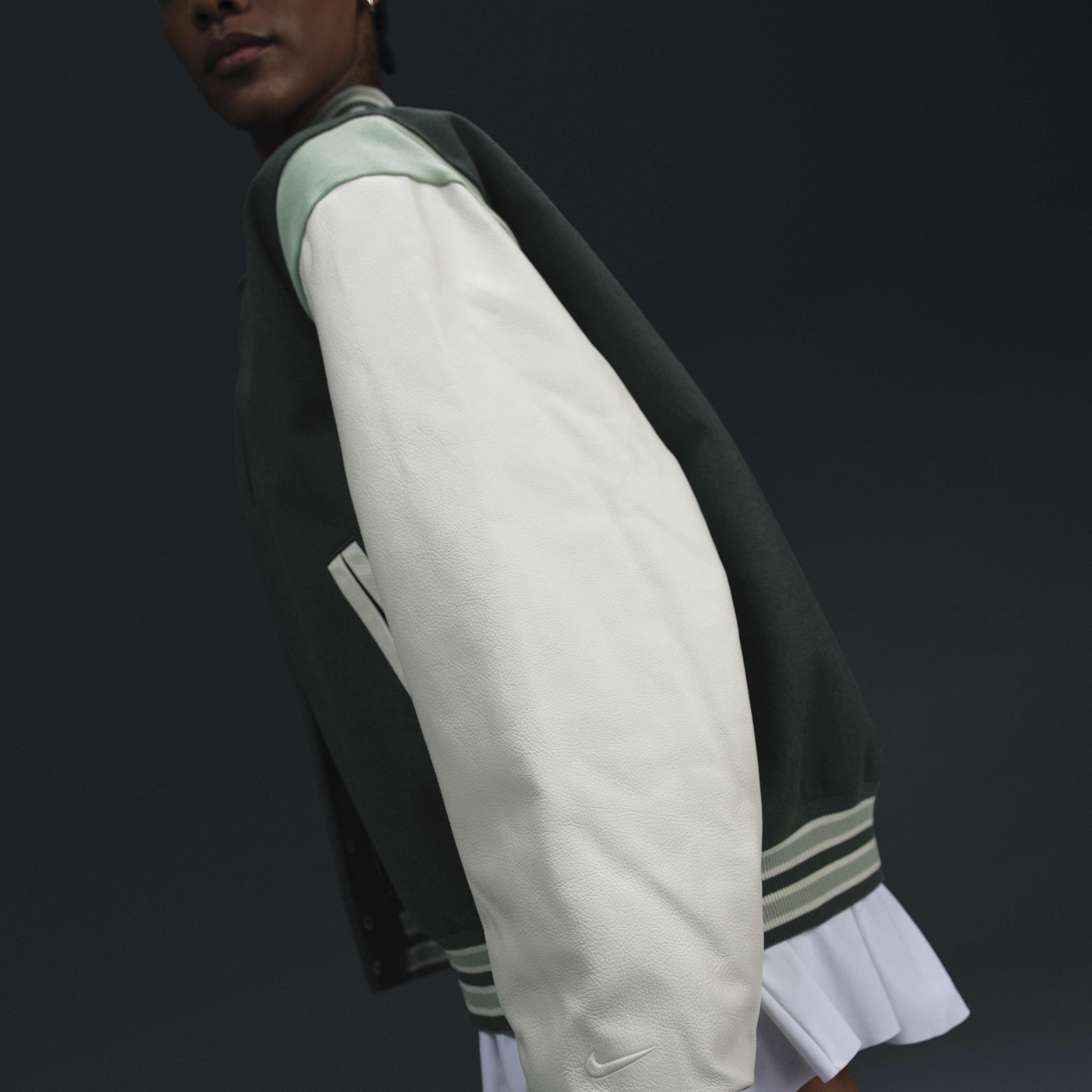 نايكي سبورتسوير image number 1