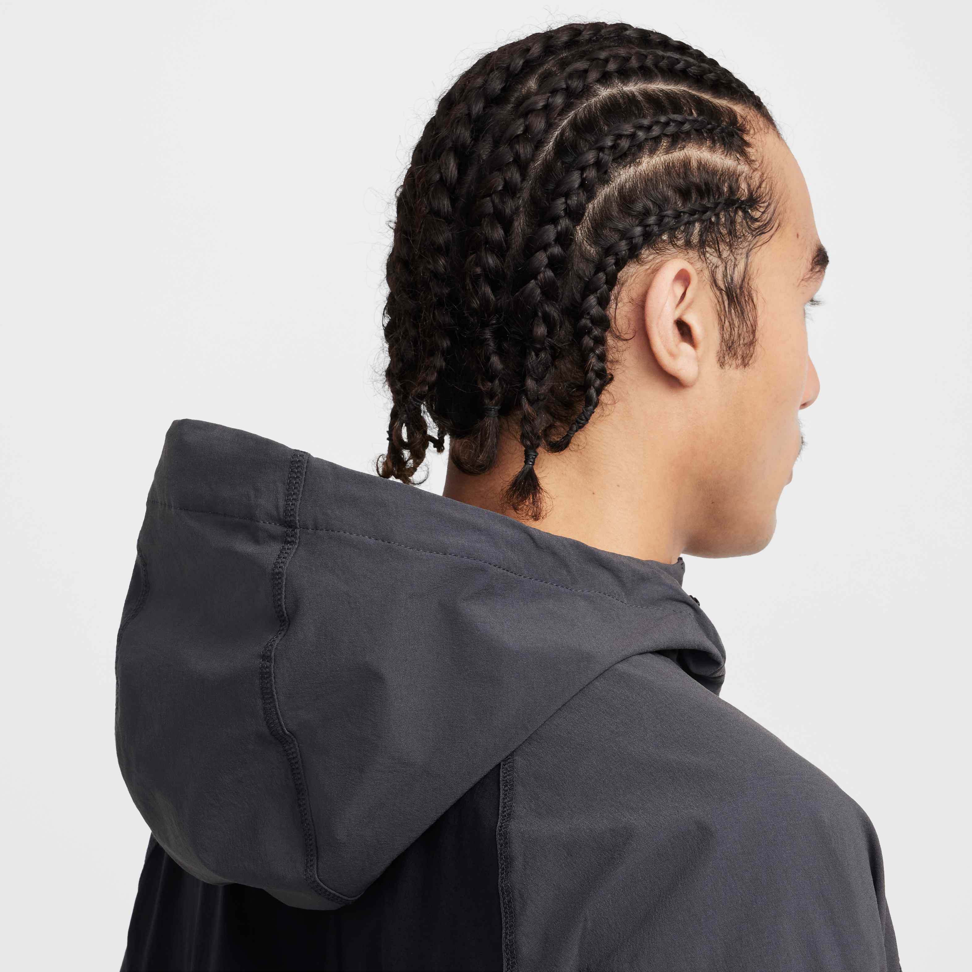 نايكي تك ويندرانر image number 10