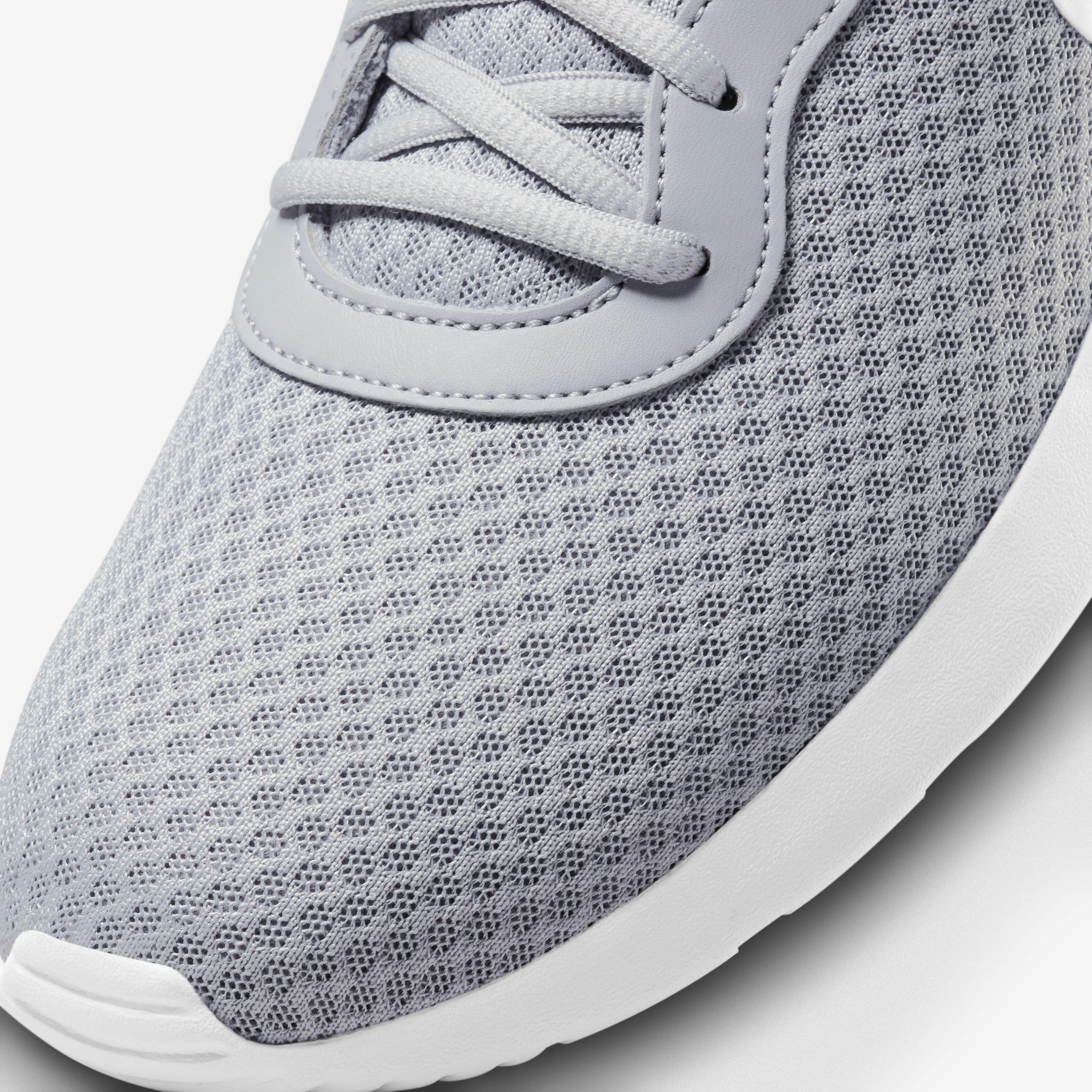 نايكي تانجون image number 7