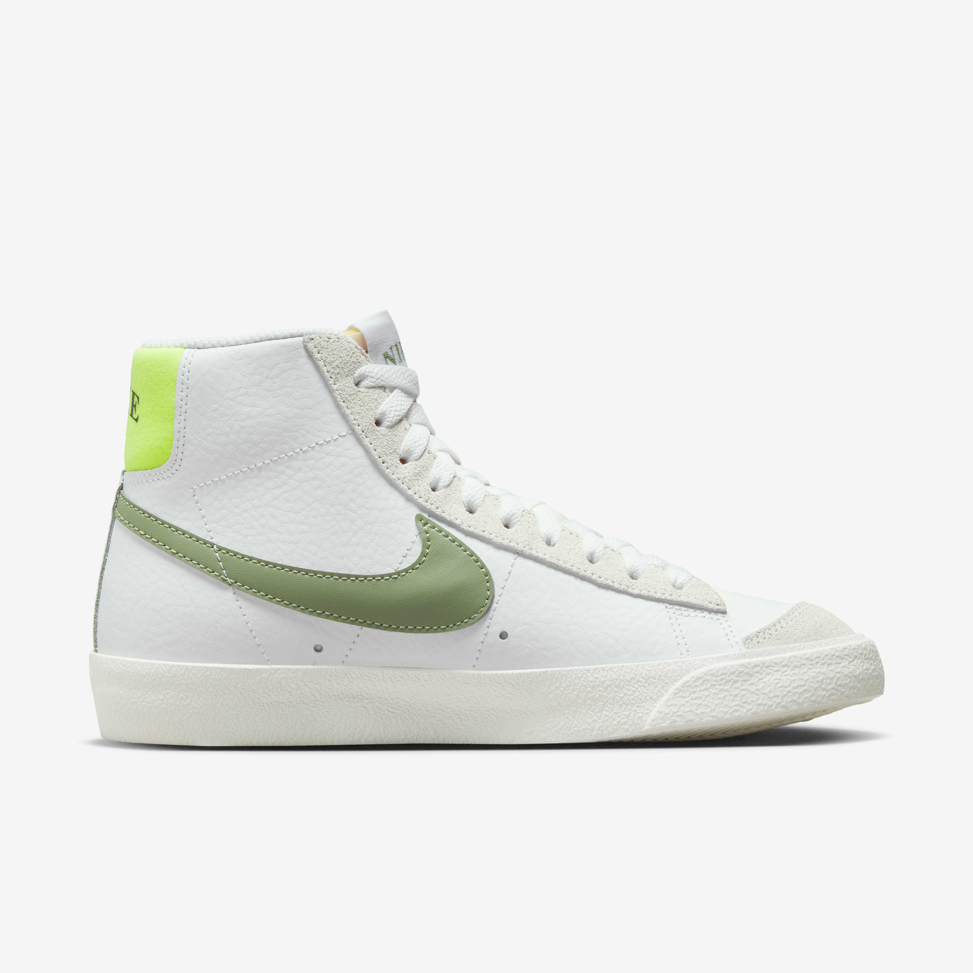 Nike Blazer Mid '77 image number 2