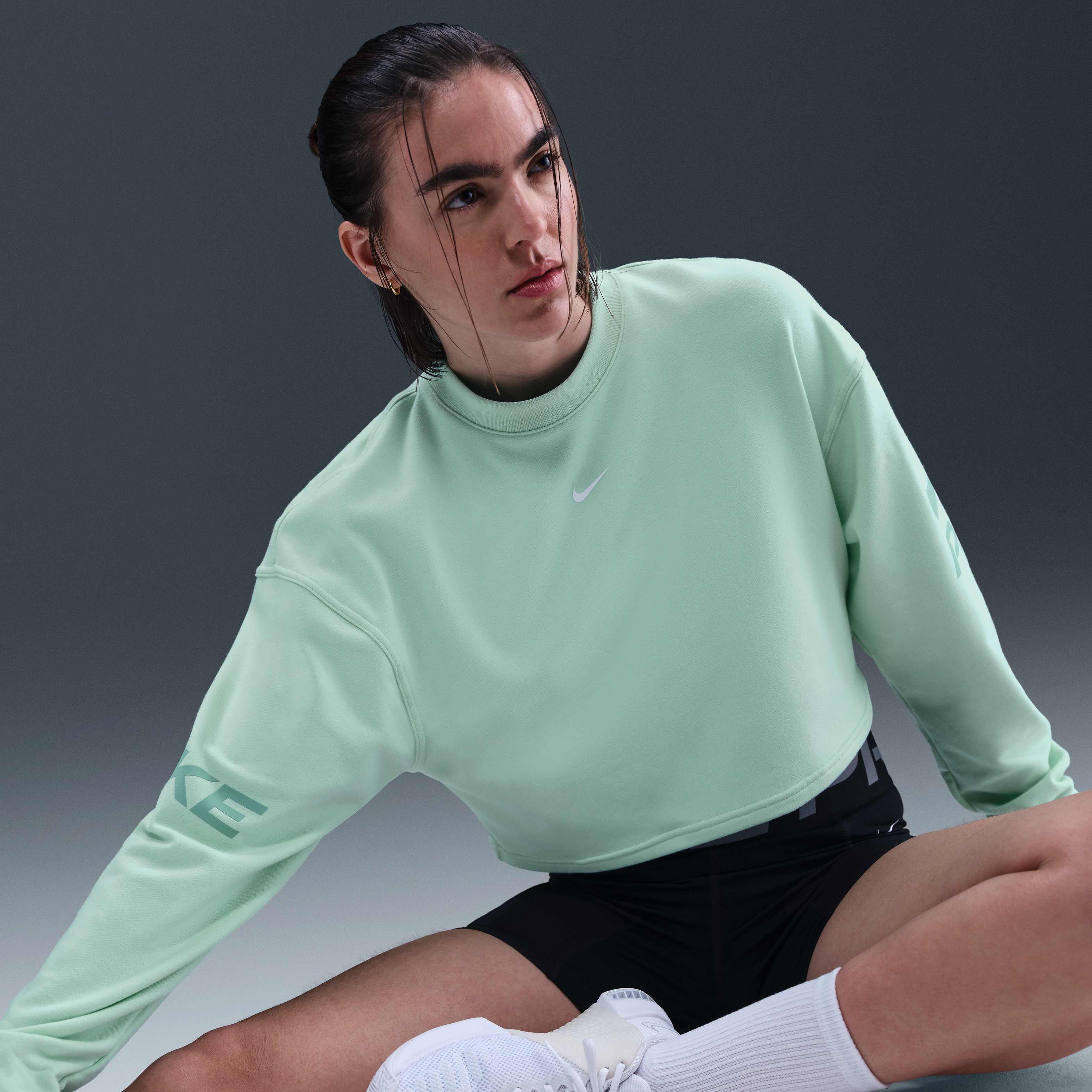 Nike Pro image number 2