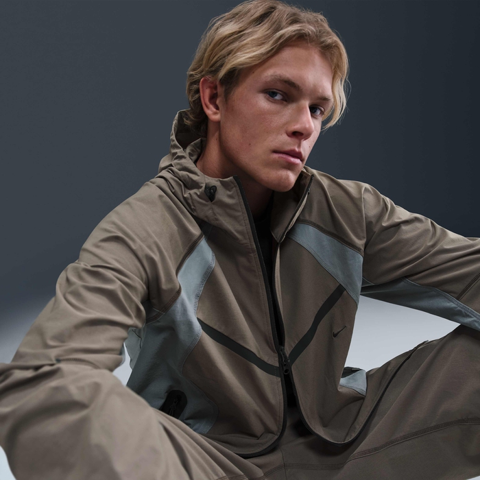 Nike Tech image number 2 Nike Tech image number 2