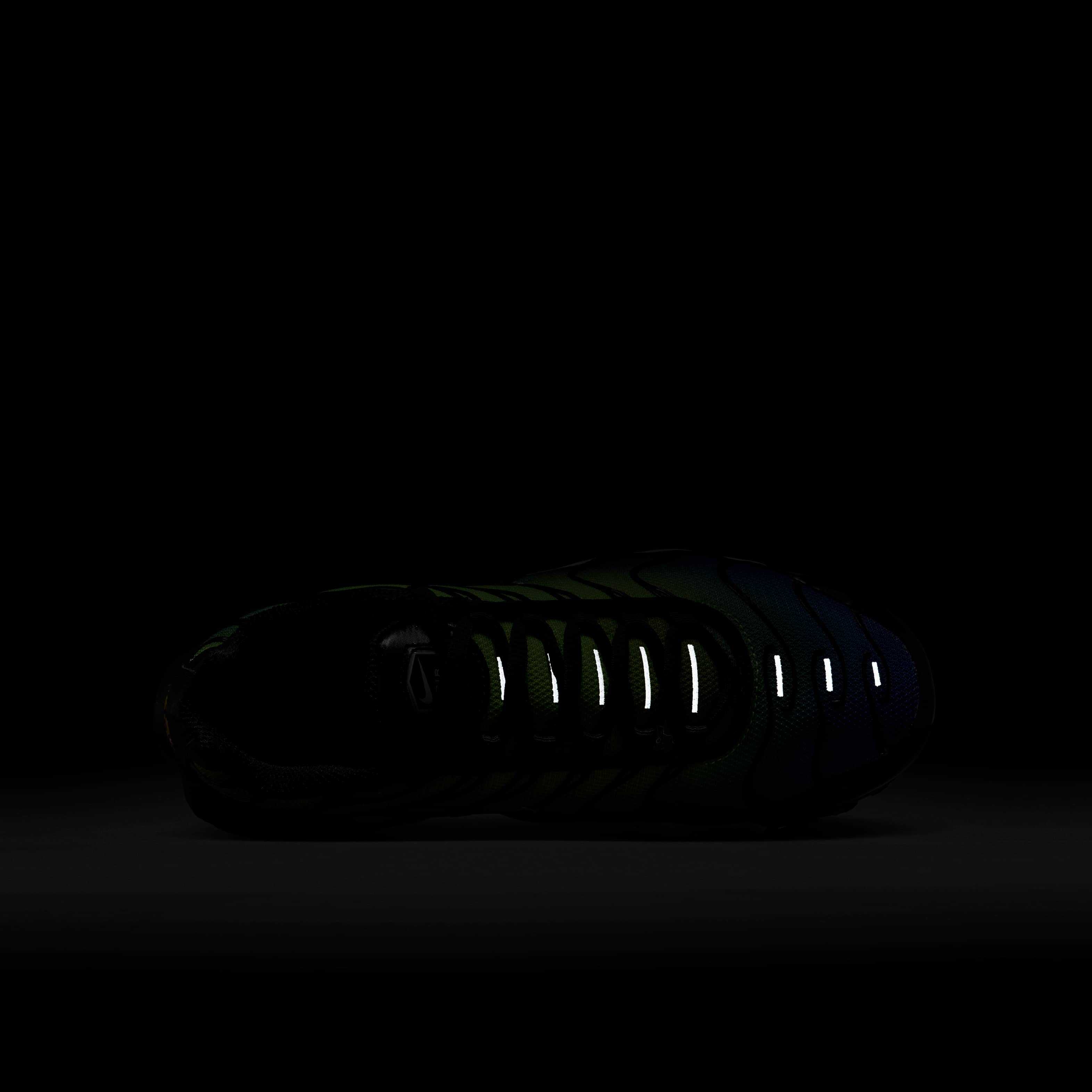 Nike Air Max Plus image number 8