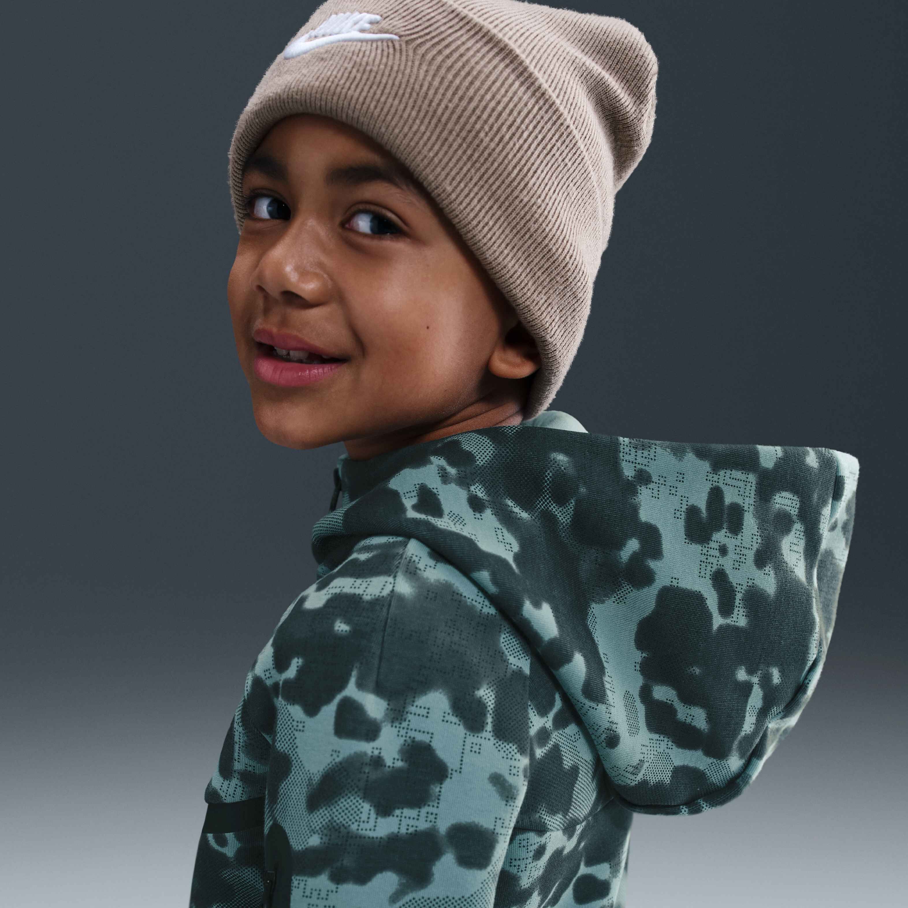 نايكي تك image number 4