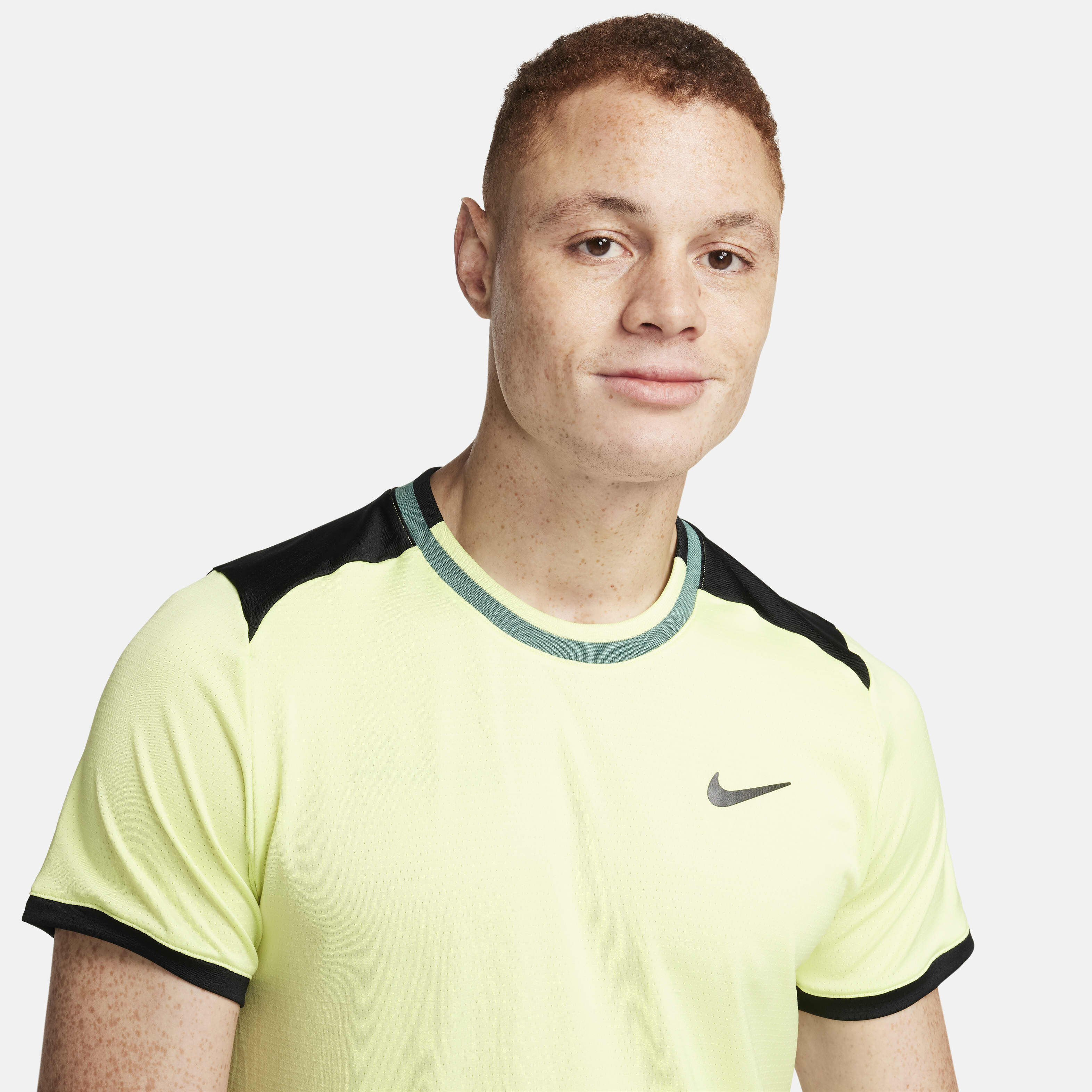 NikeCourt Advantage image number 2