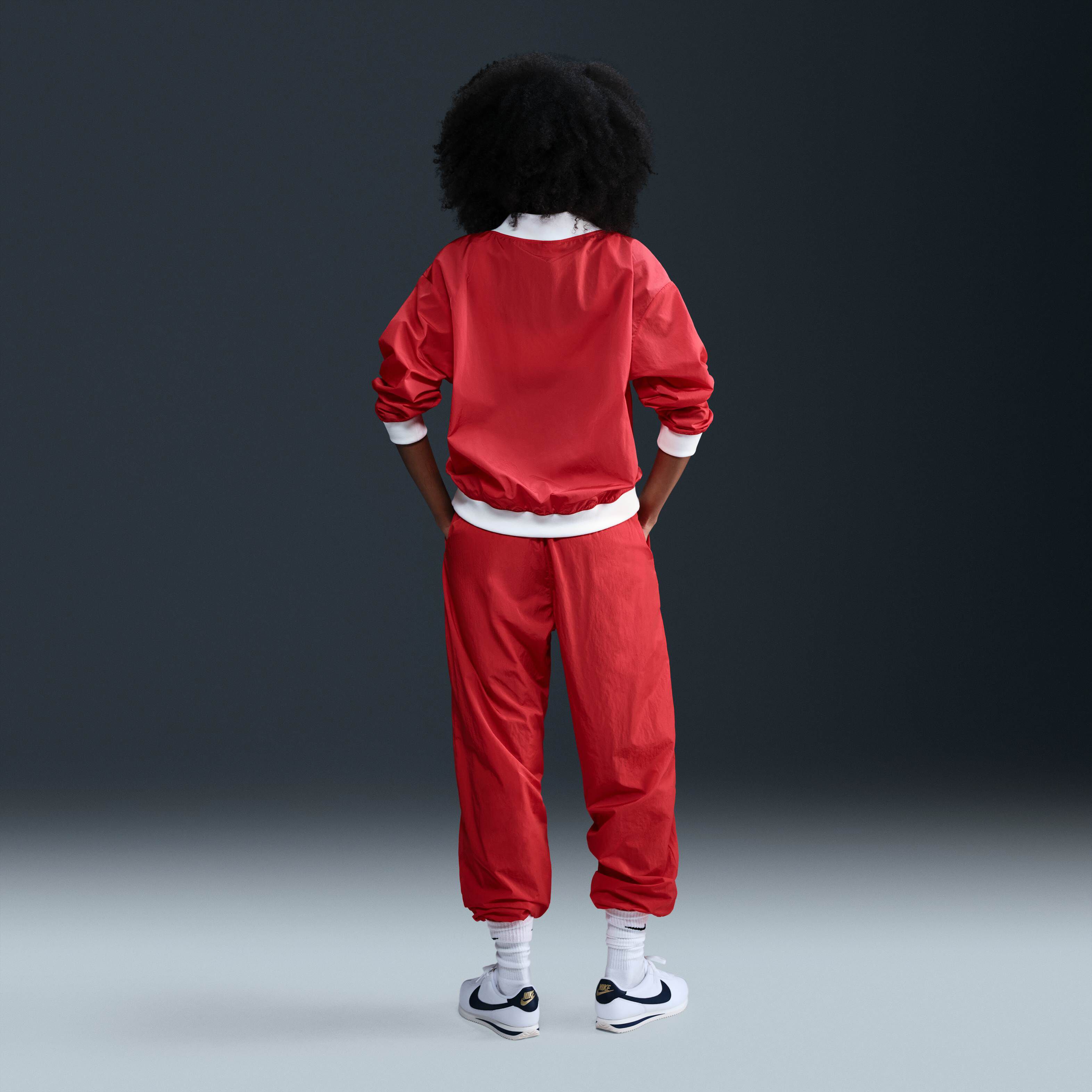 Nike Sportswear Essential image number 4