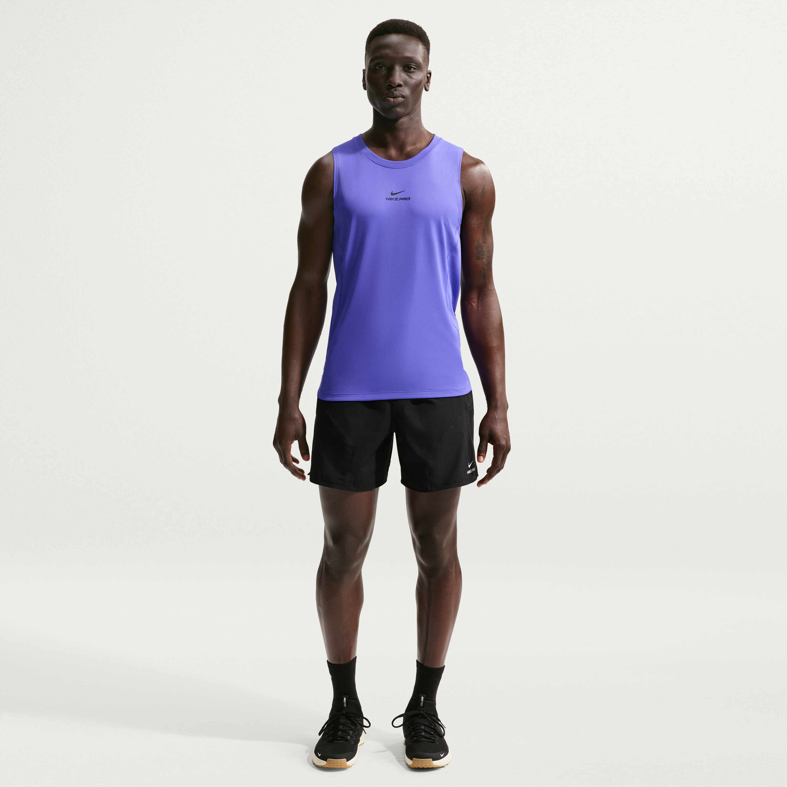Nike Pro image number 3