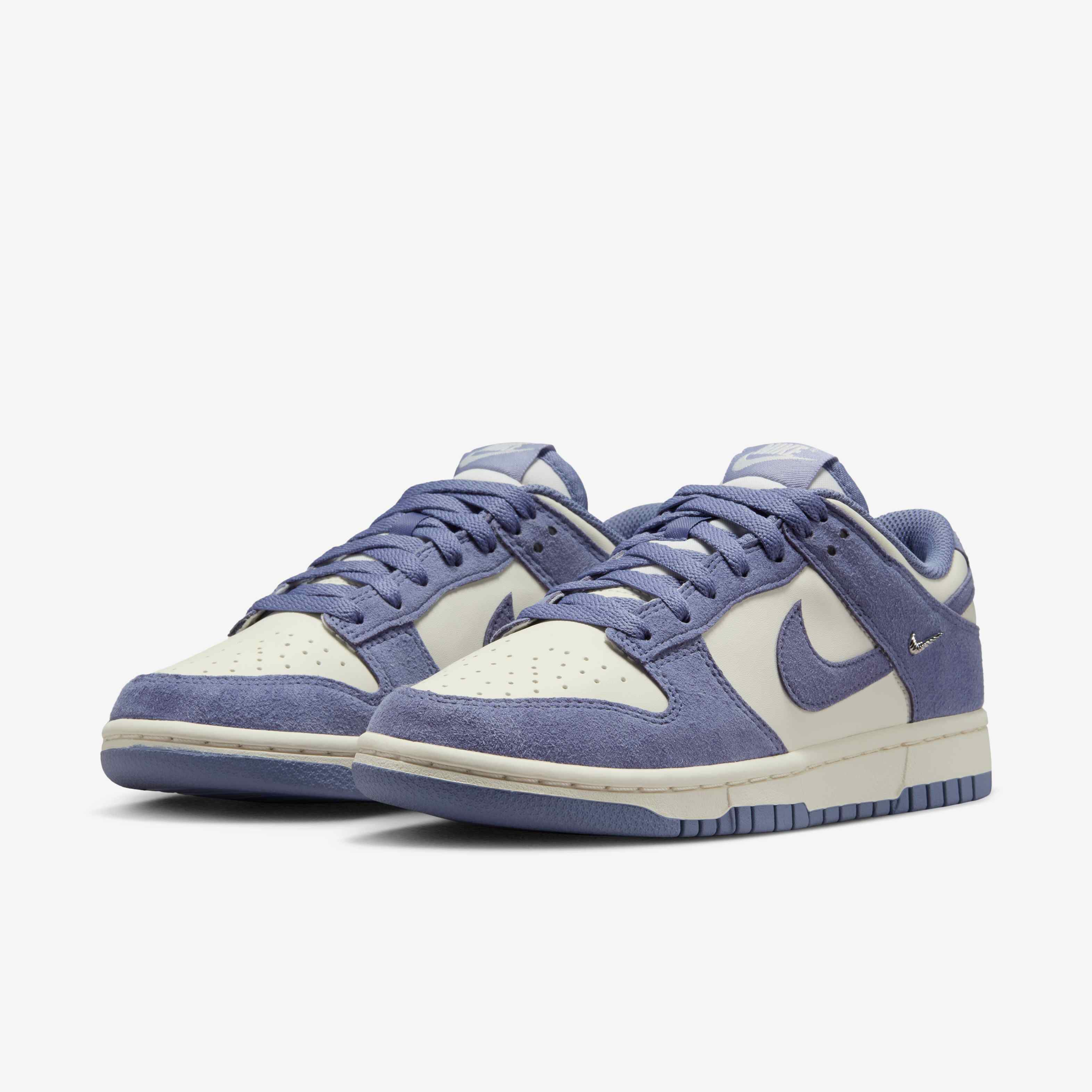 Nike Dunk Low image number 4