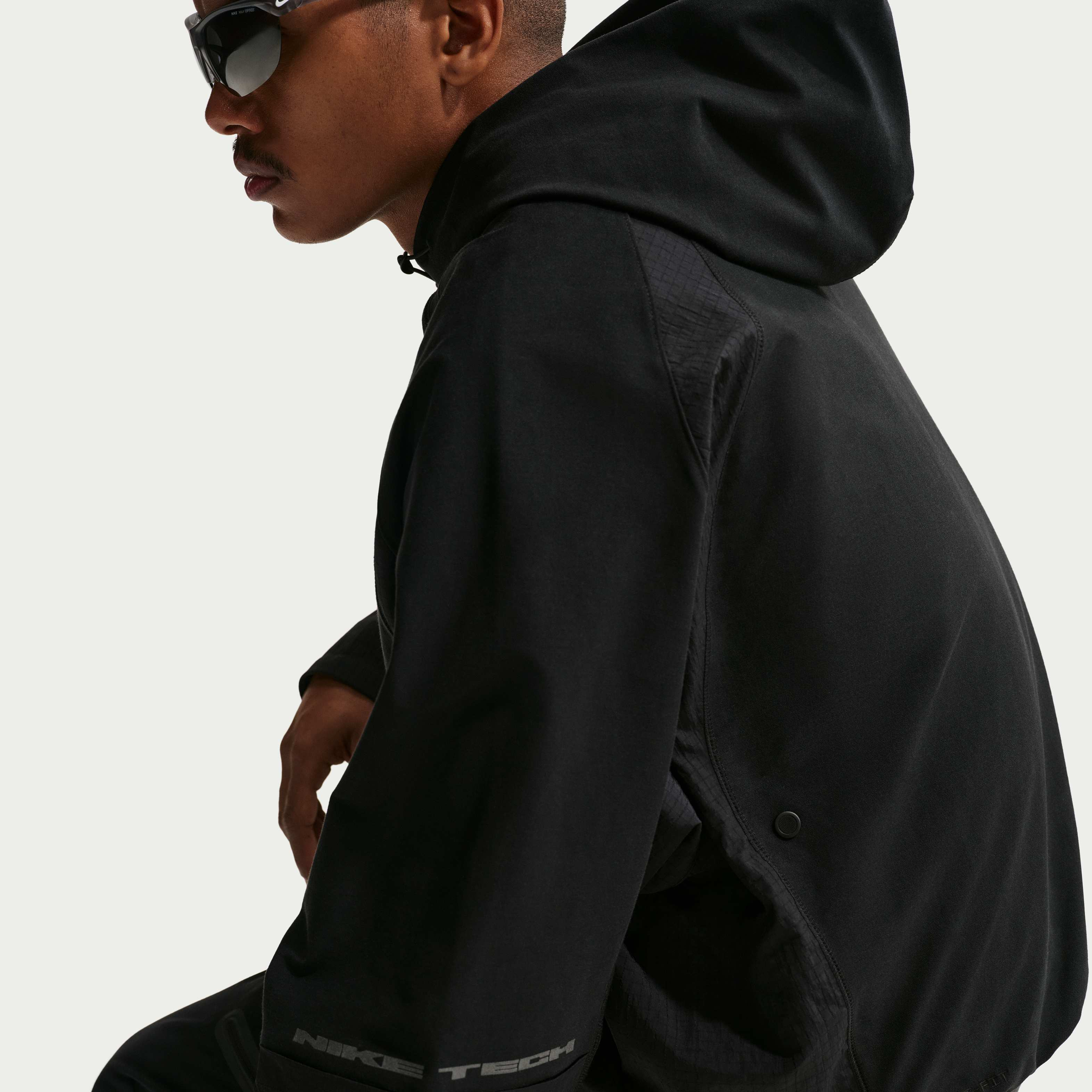 نايكي تك image number 2