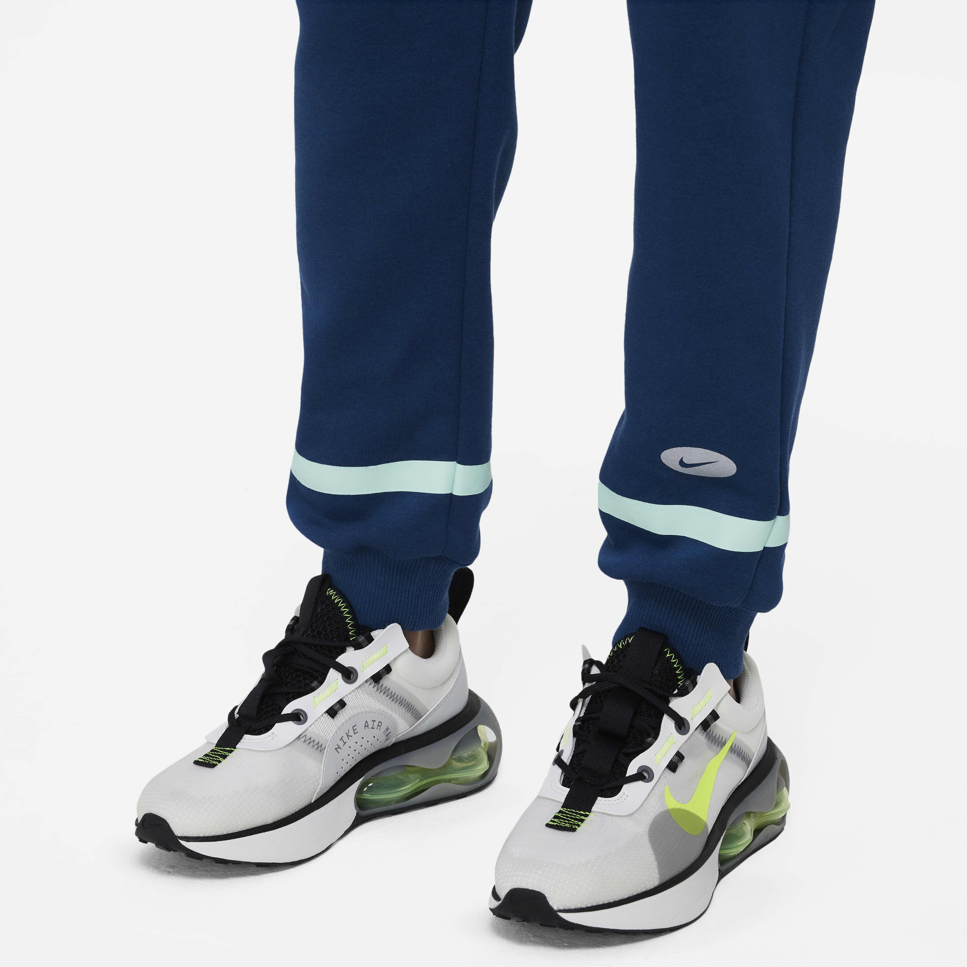 نايكي سبورتسوير كلوب فليس ايكون كلاش image number 3