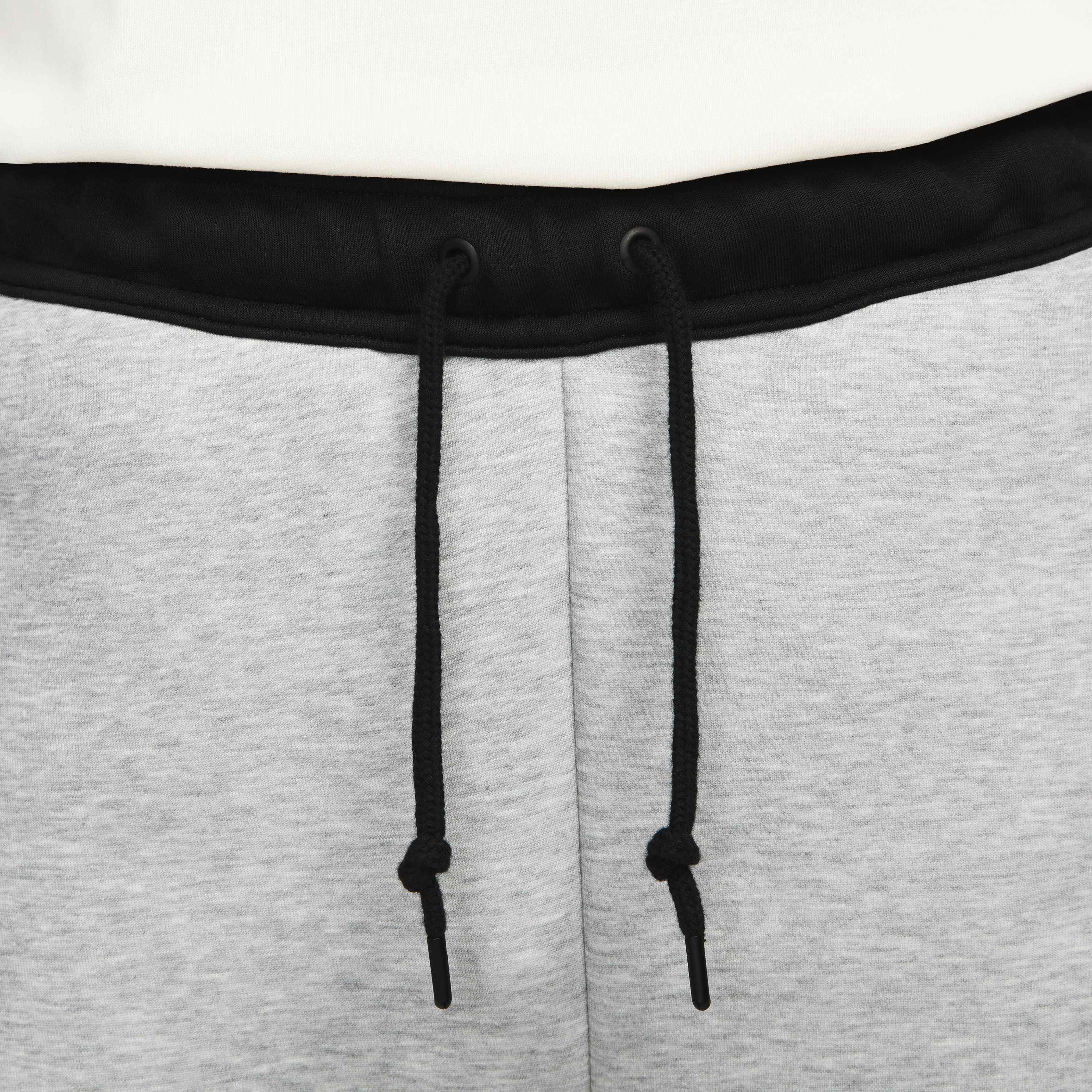 Nike Sportswear Tech Fleece image number 3