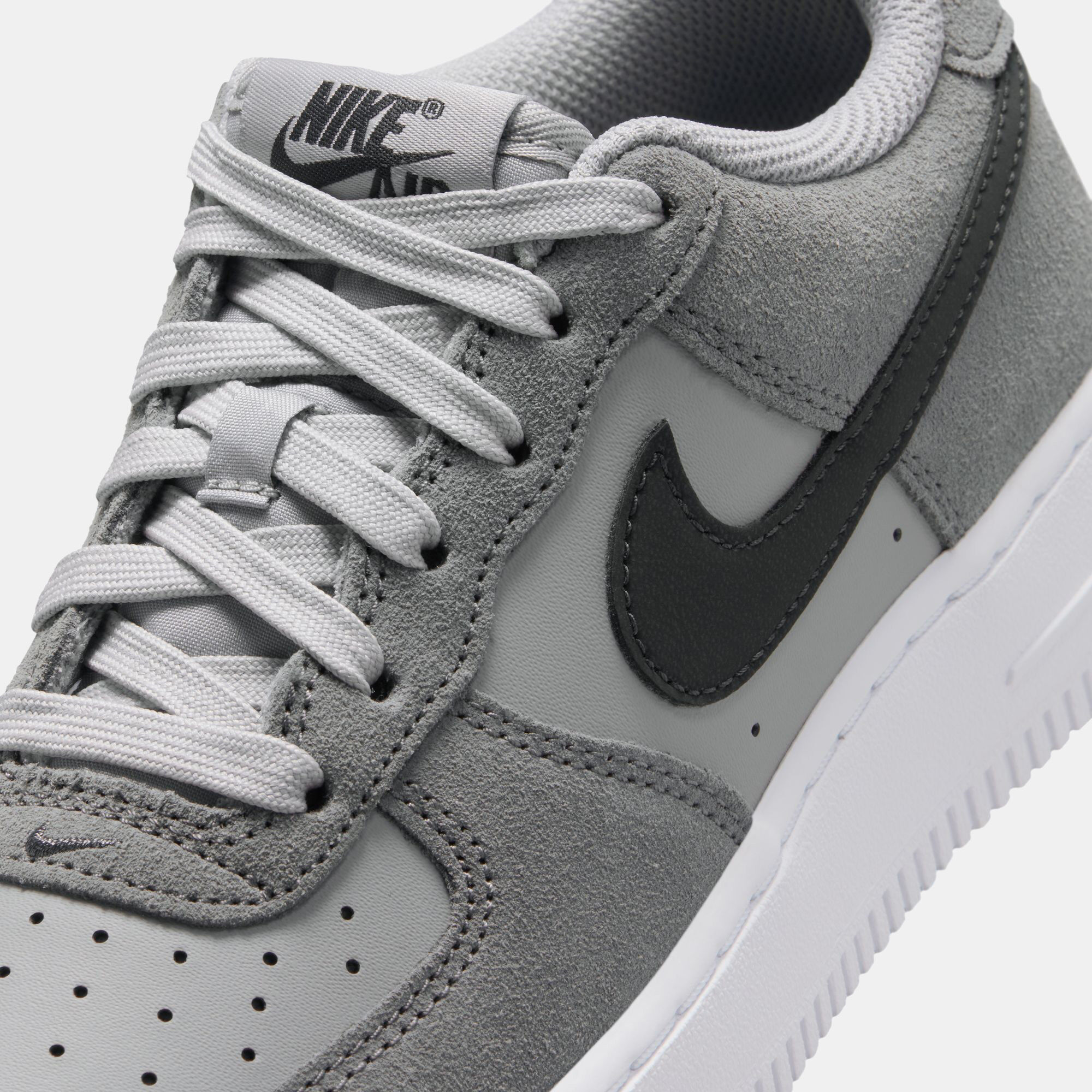 Nike Air Force 1 Essential+ image number 8