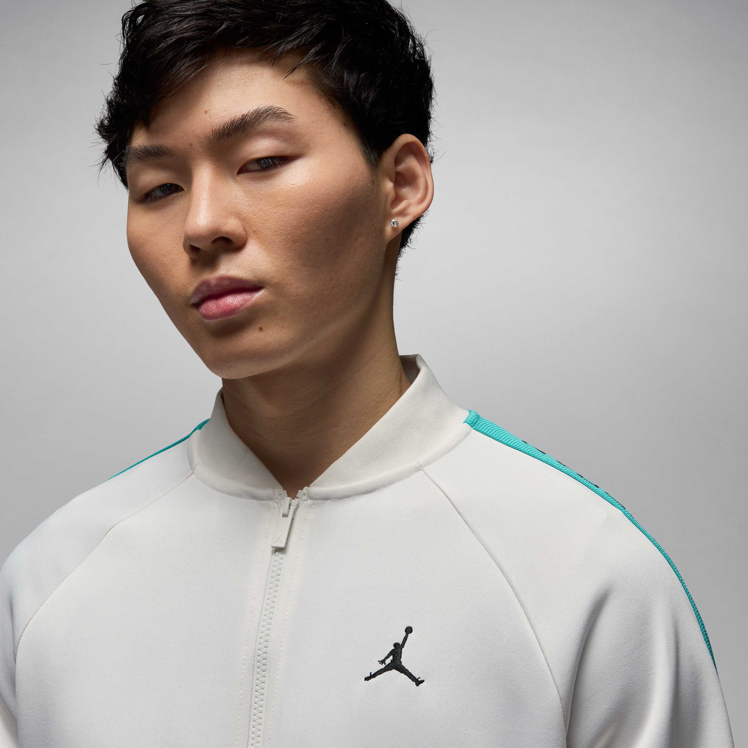 Jordan Essentials image number 2