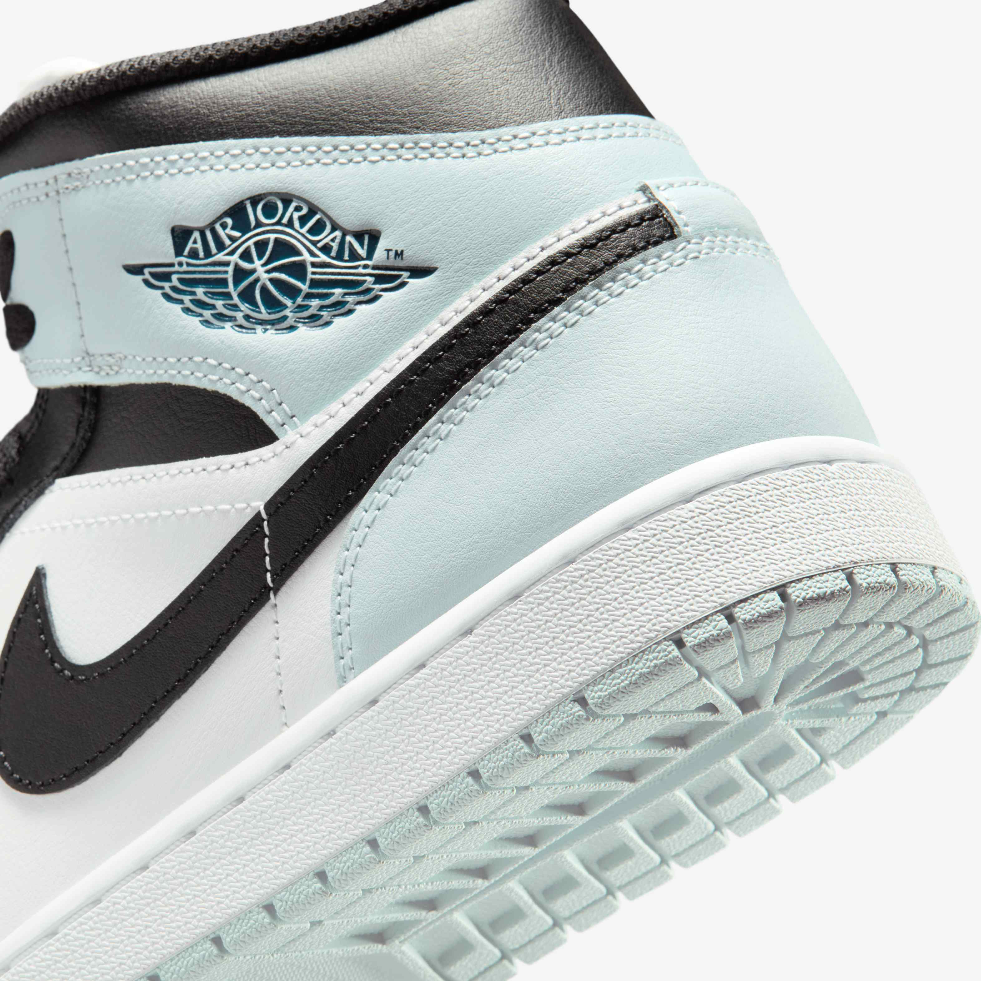 Air Jordan 1 Mid image number 7