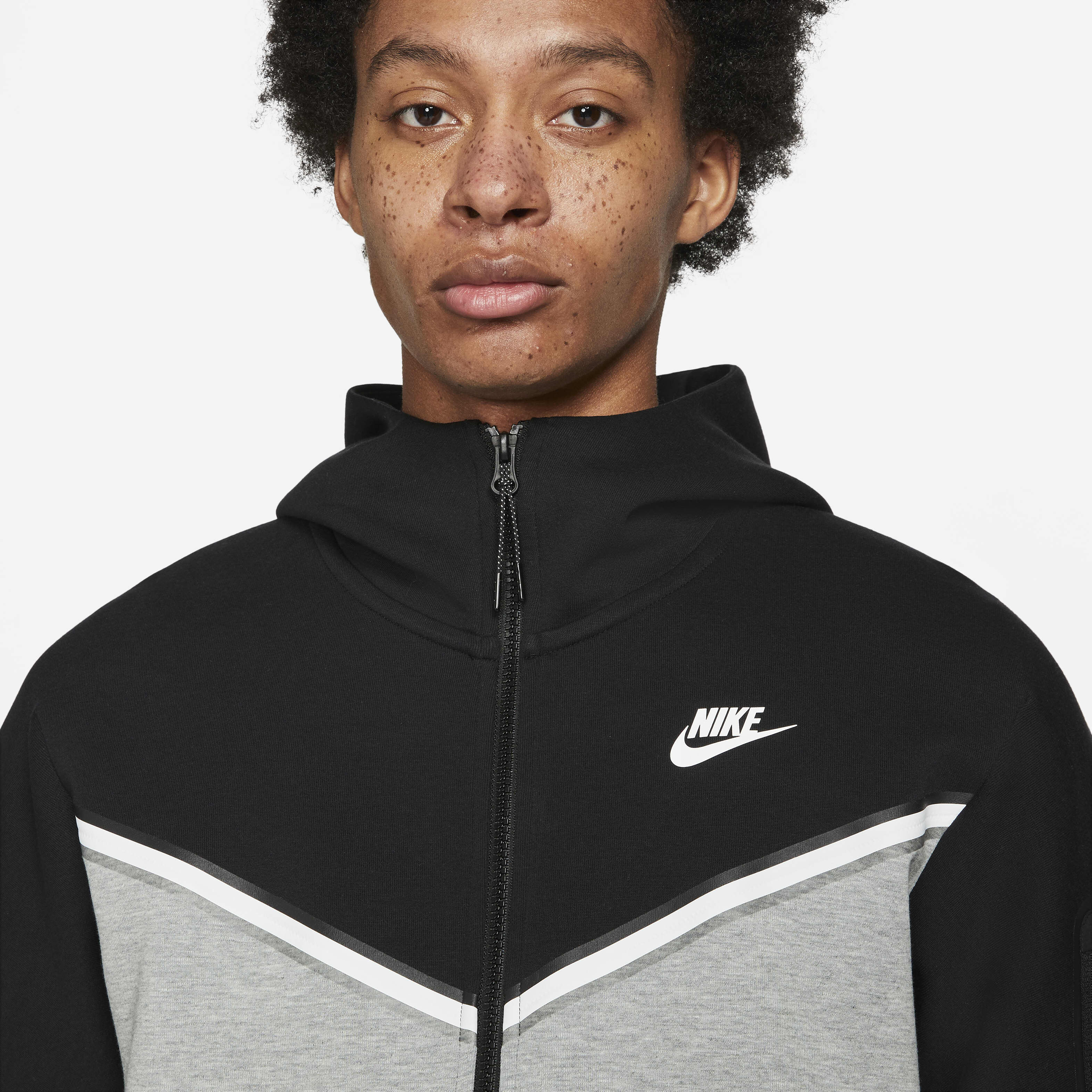 Nike Sportswear Tech Fleece image number 2