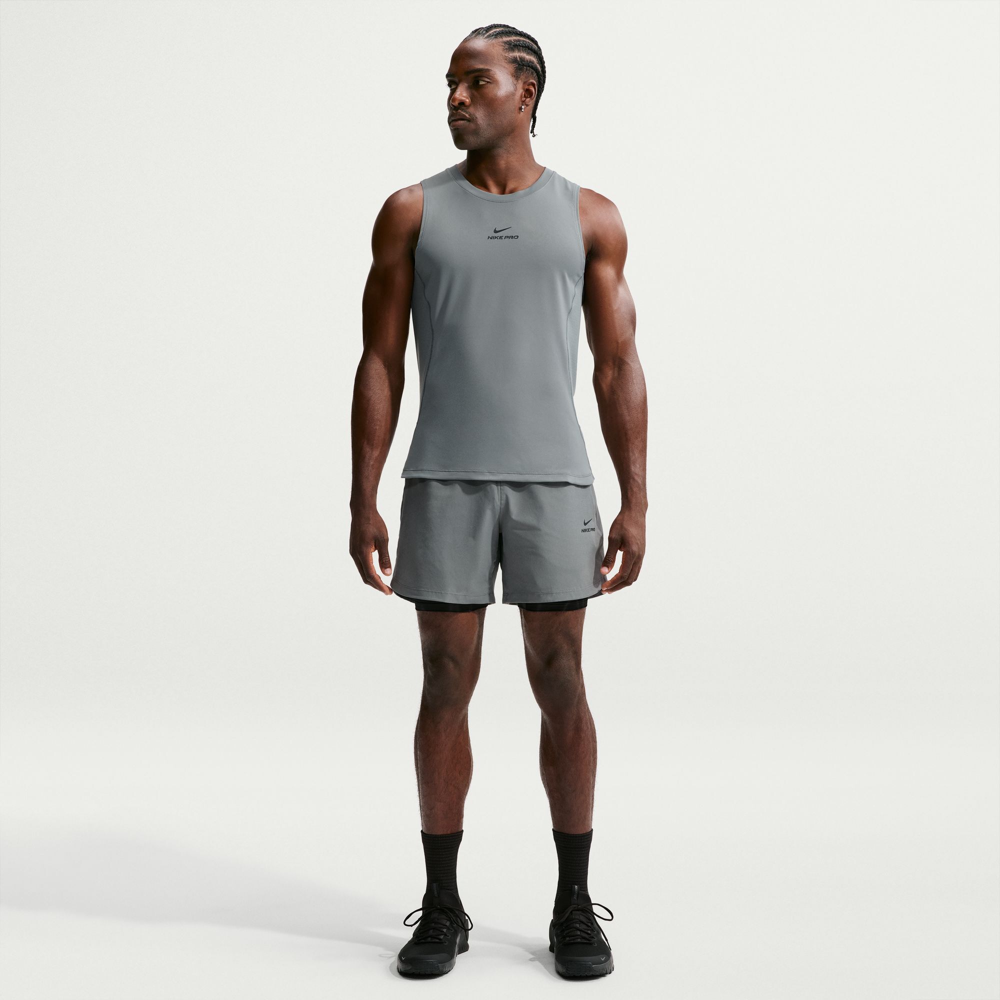 Nike Pro image number 0