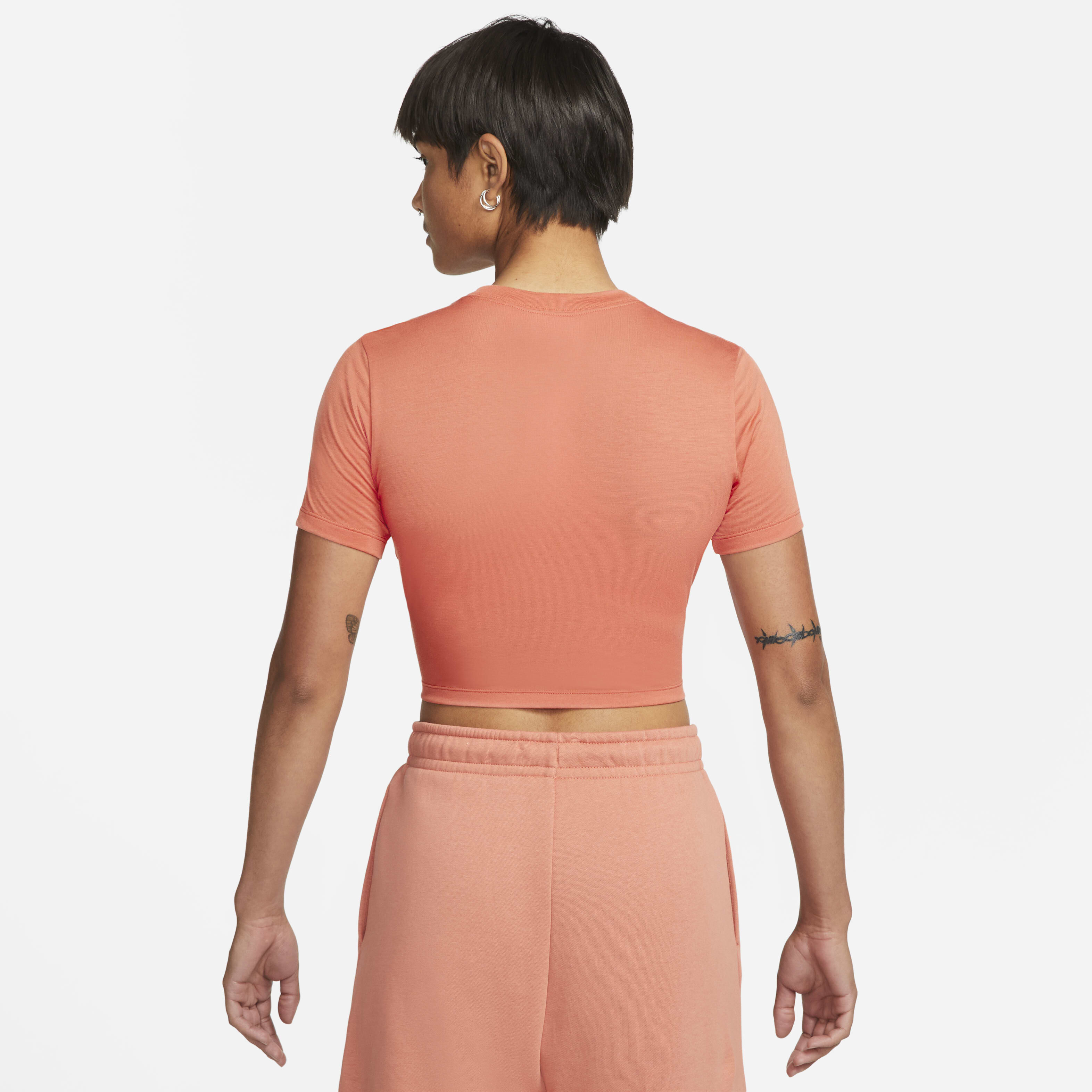 نايكي سبورتسوير اسنشال image number 1