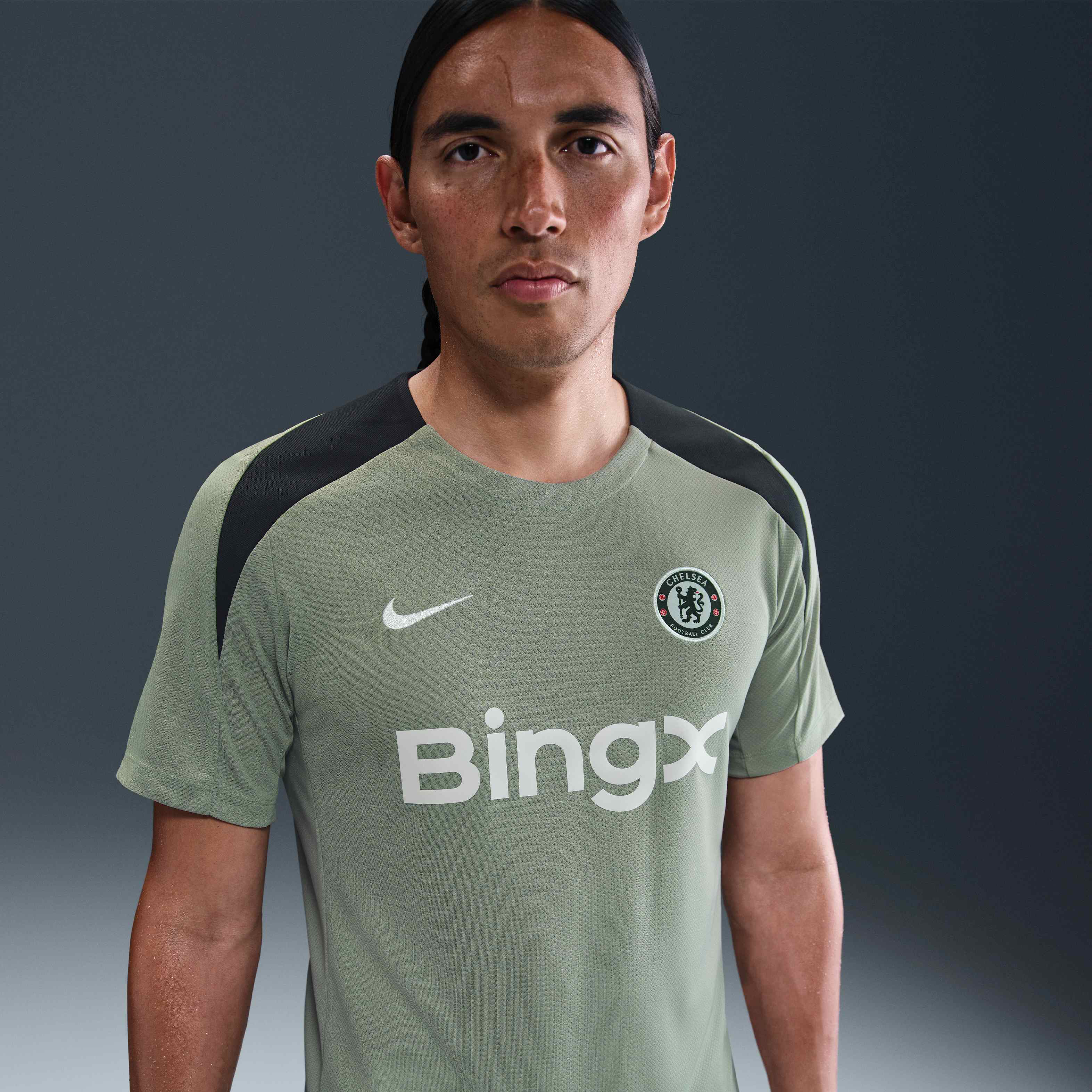 Chelsea F.C. Strike image number 0