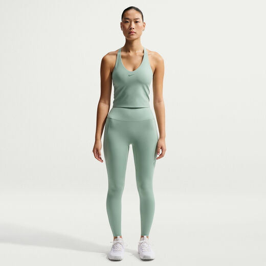 Nike Universa