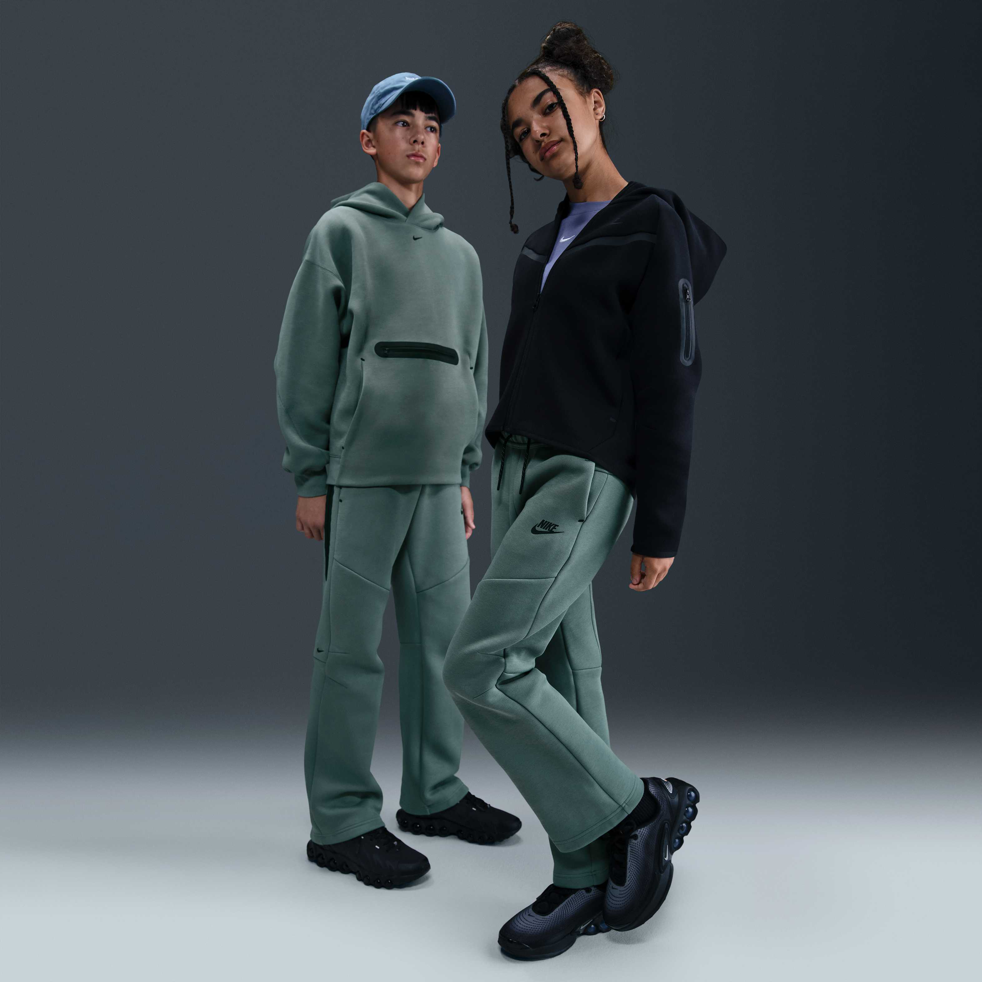 نايكي سبورتسوير تك فليس image number 0