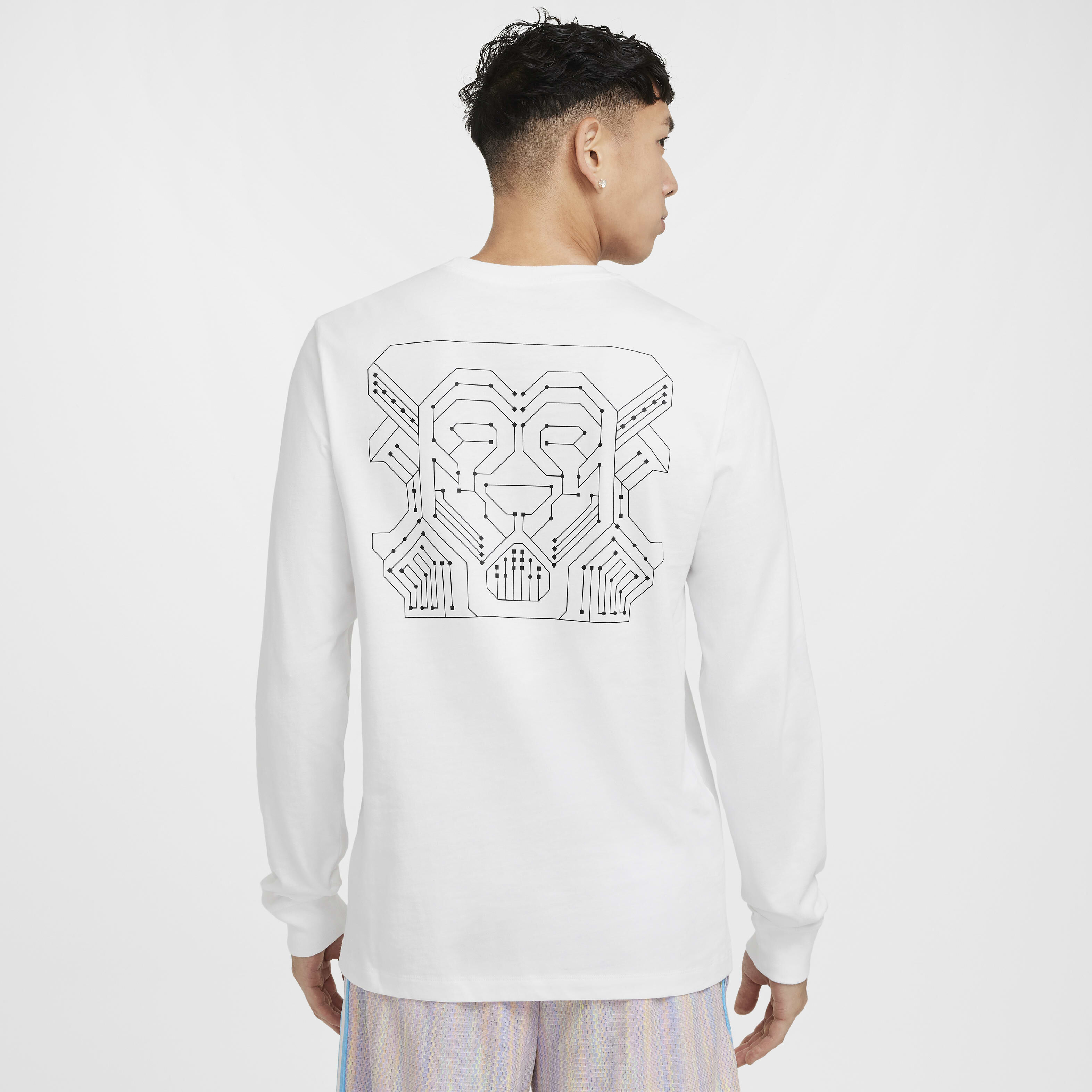 LeBron image number 1