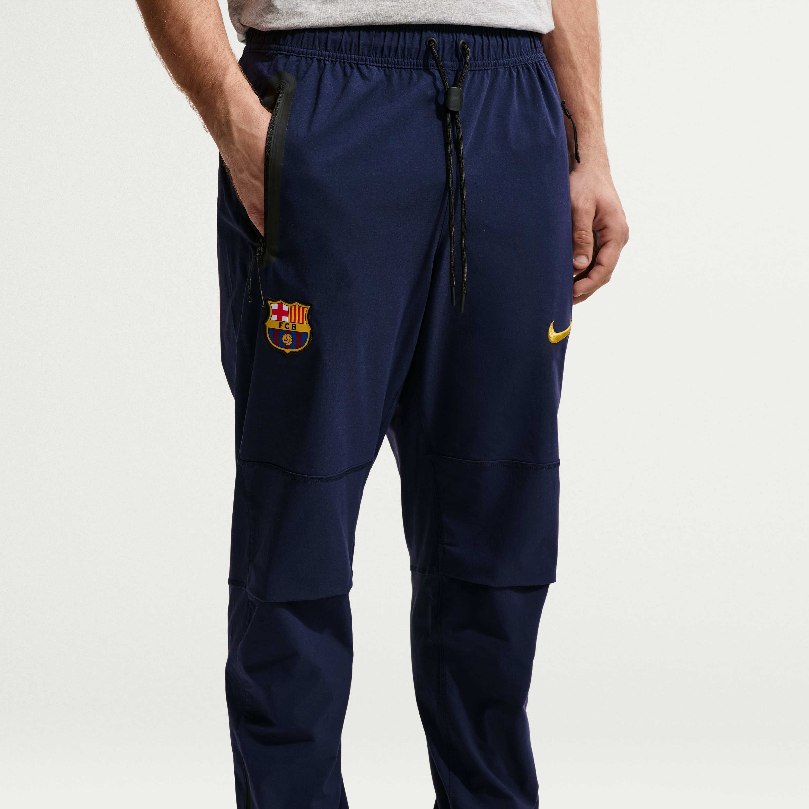 برشلونة تك image number 1